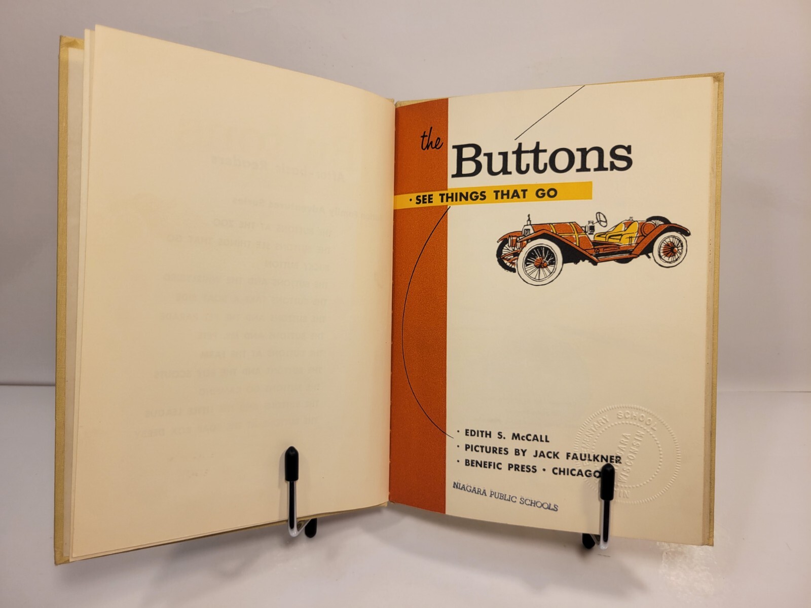 McCall, Edith S. – The Buttons See Things That Go (The Button Books) – 1960 – HC