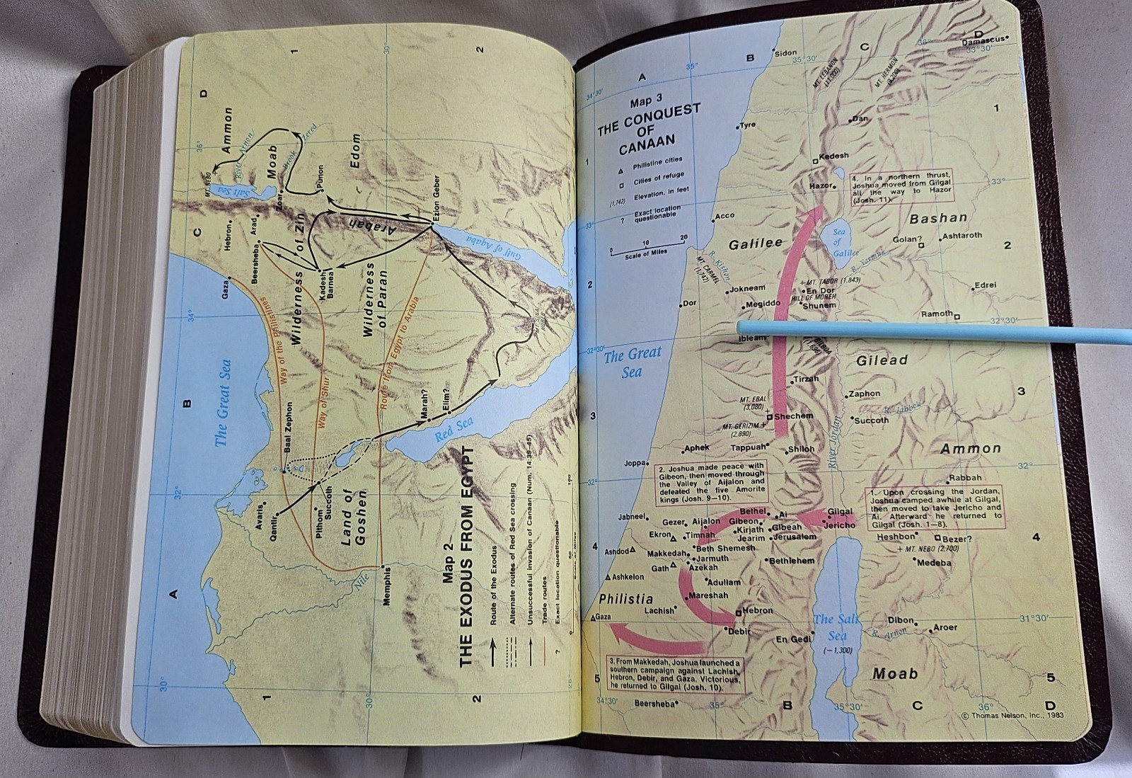 Holy Bible King James Version Giant Print Red Letter Edition 1990 w/ Maps