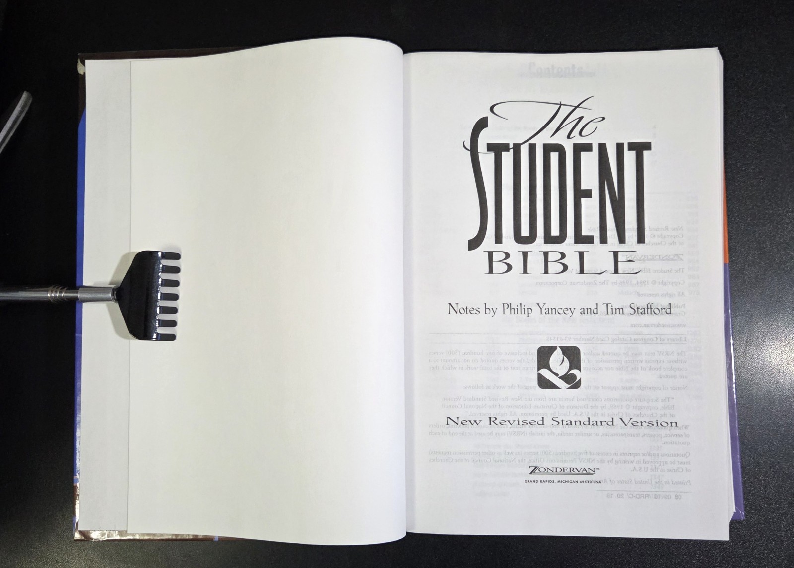 ZONDERVAN STUDENT BIBLE – New Revised Standard Version (As New)
