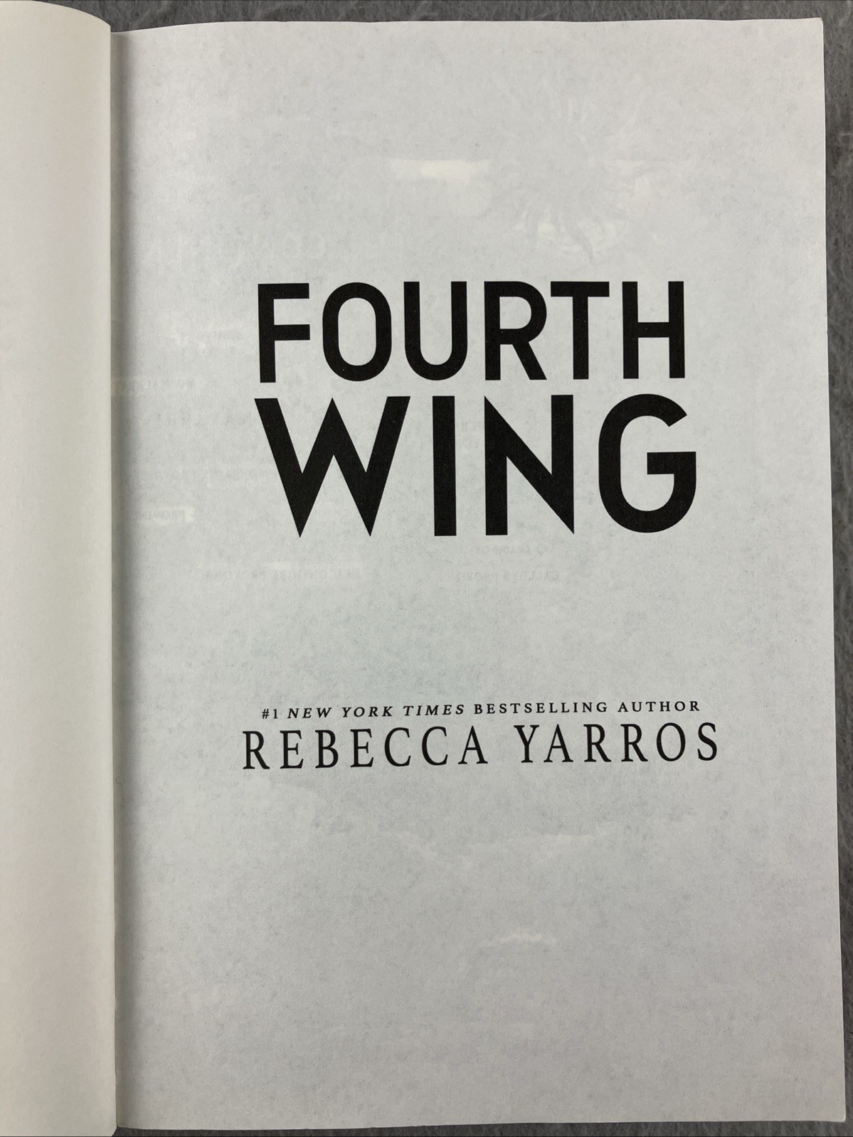 Fourth Wing (Special Edition First Edition Sprayed Edges + Bonus Chapter) OOP