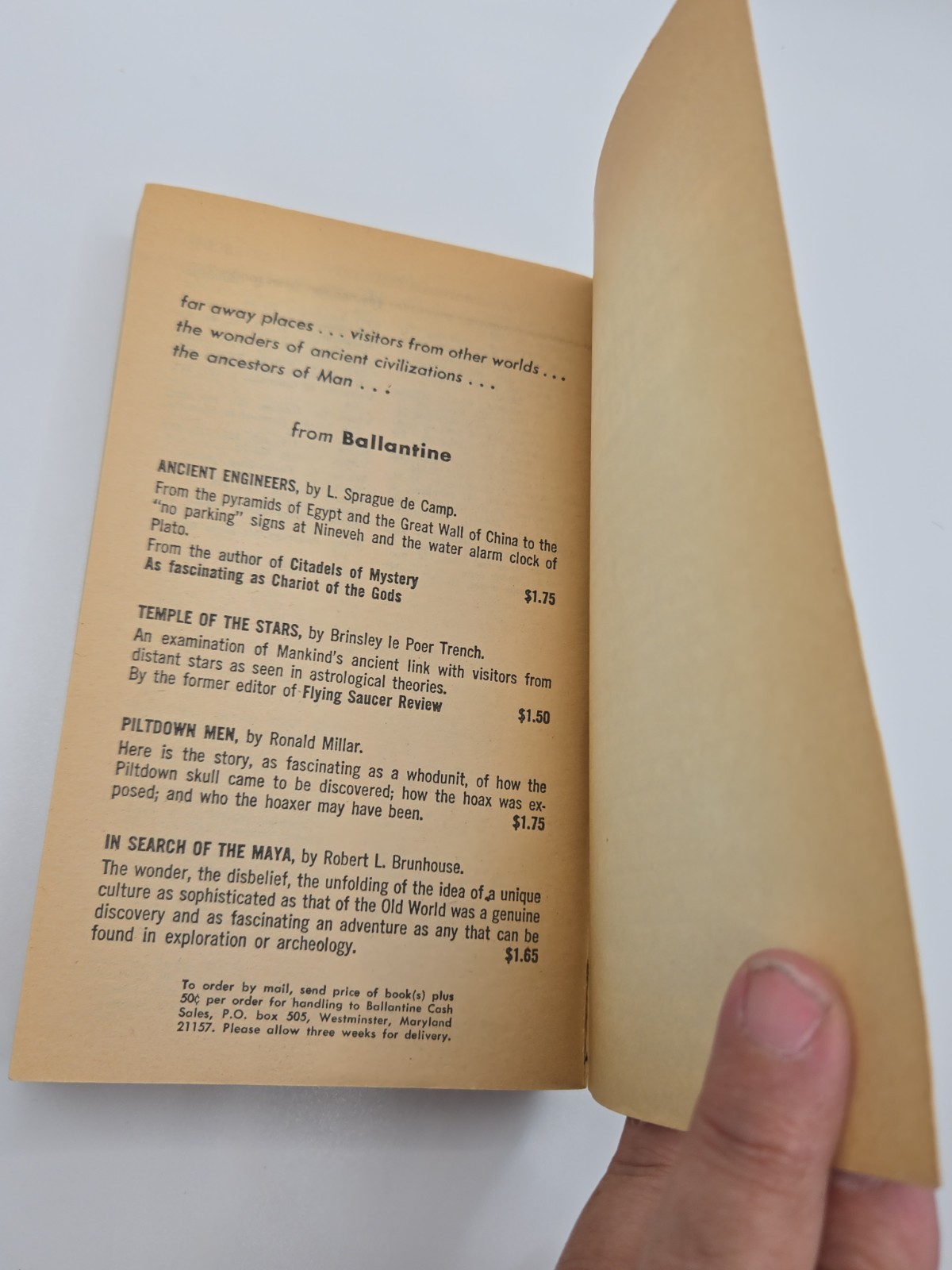 The UFO Experience A Scientific Inquiry J. Allen Hynek 1975 Paperback 3rd Print