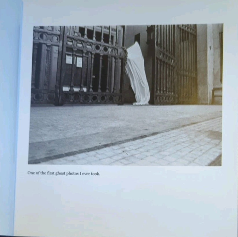 GHOST PEOPLE Paperback by Ami Howard (Blurb.com, 2008) VG free shpg