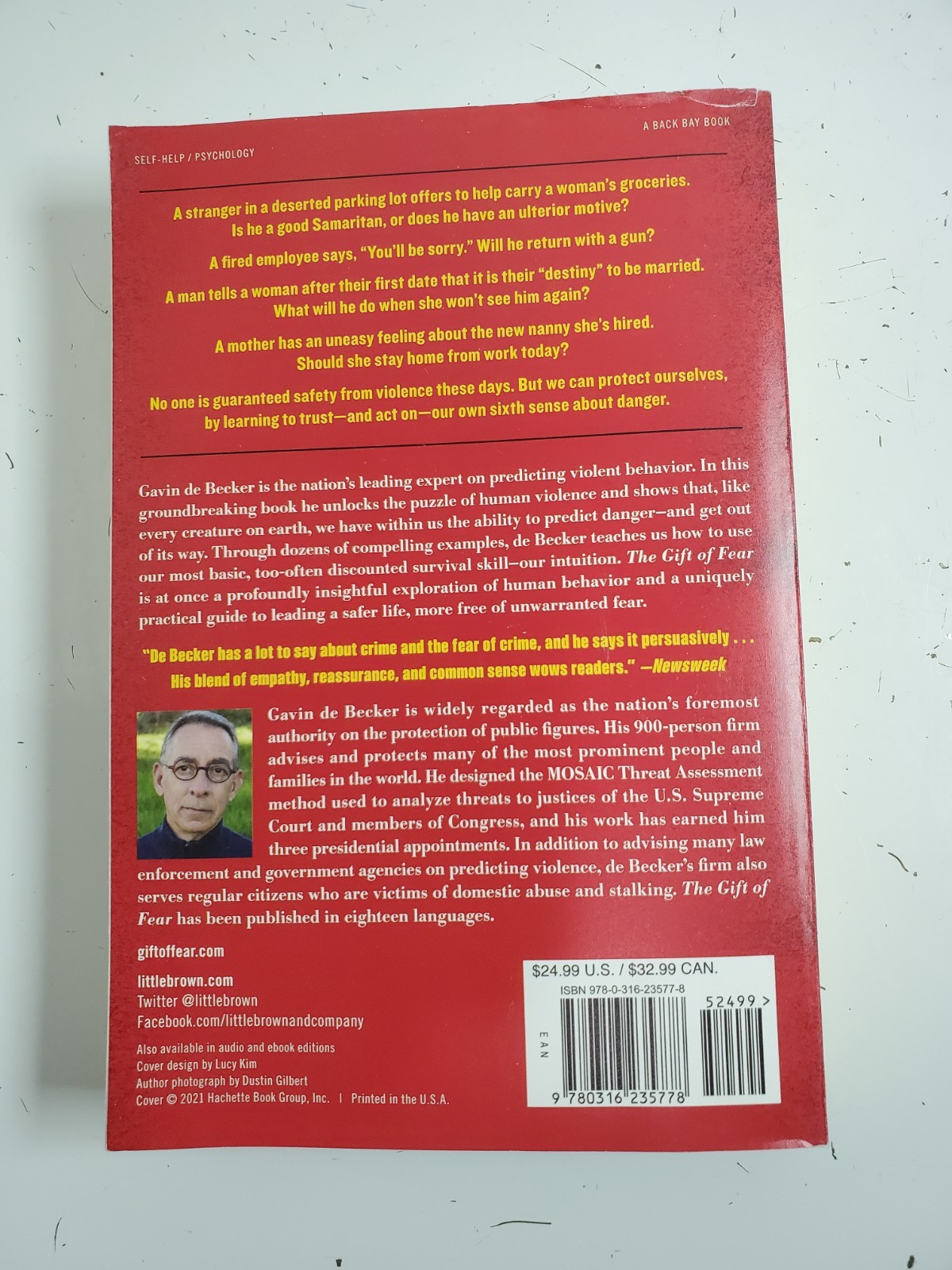 Gift of Fear : Survival Signals That Protect Us from Violence by Gavin de Becker