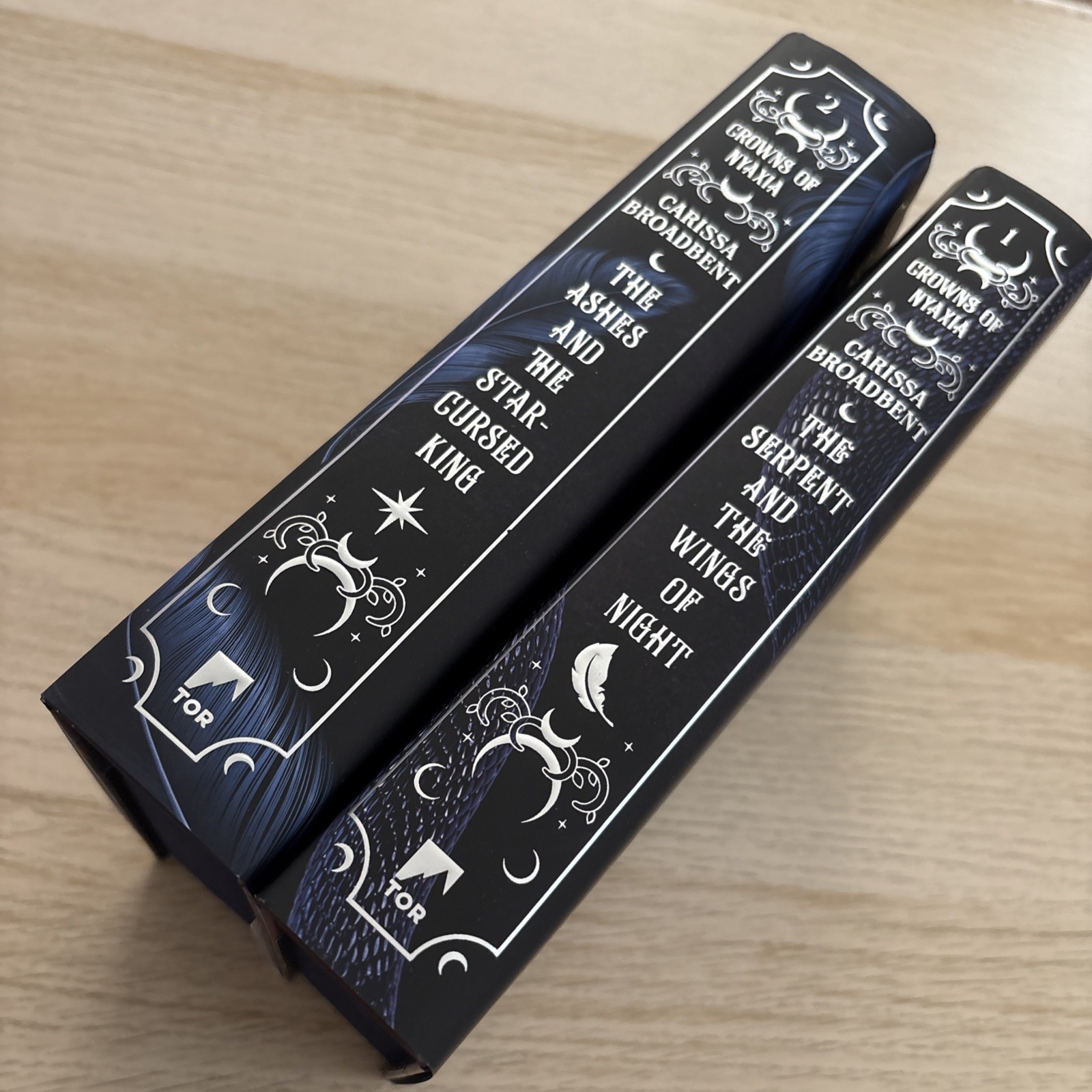 Signed Fairyloot Crowns Of Nyaxia (#1-2) Carissa Broadbent Sprayed Edges
