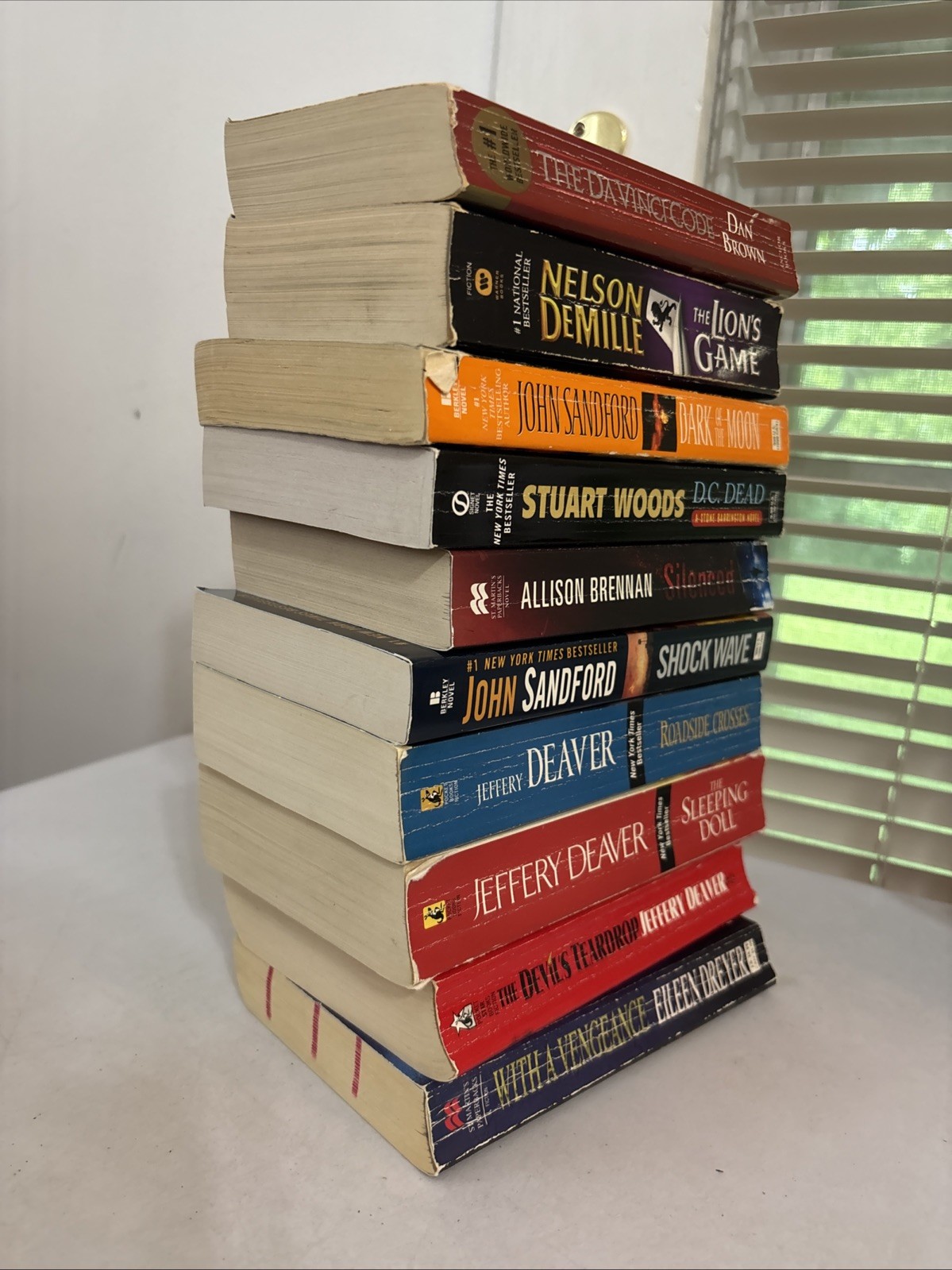 Lot of 10 – Mystery and Thrillers – Mixed Authors – FREE SHIPPING