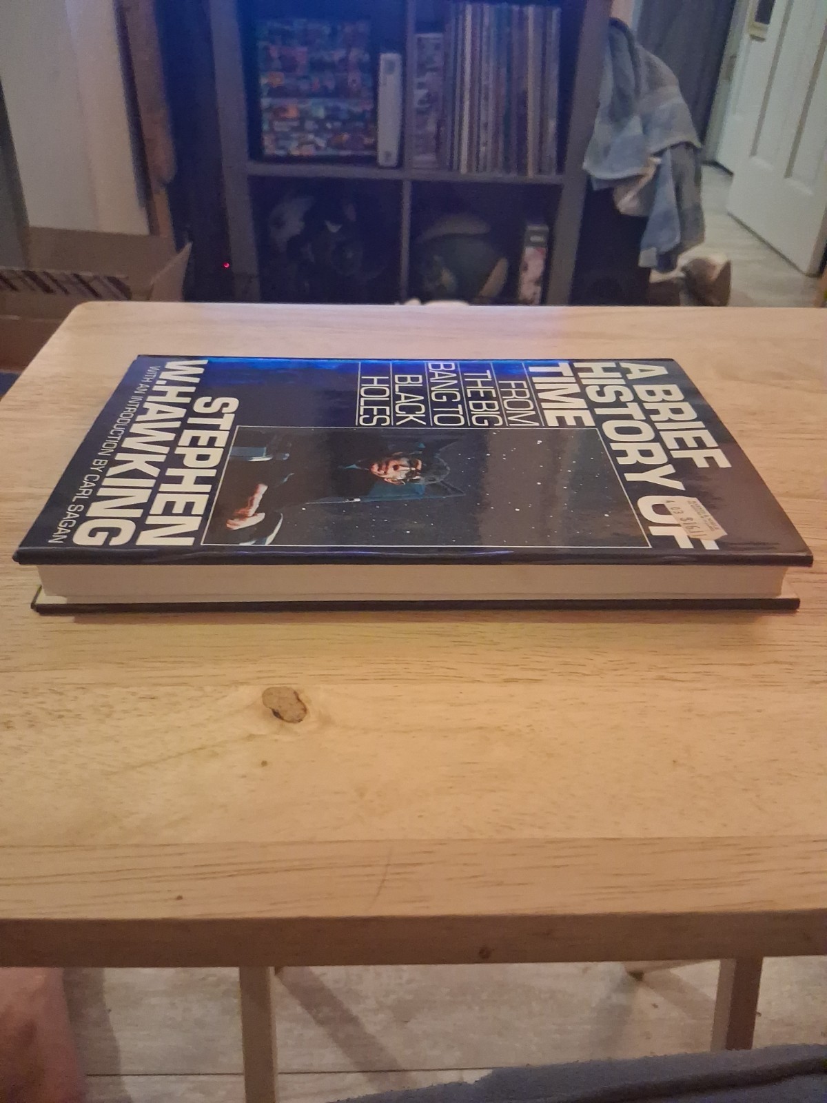A Brief History of Time: From the Big Bang to Black Holes by Stephen W. Hawking