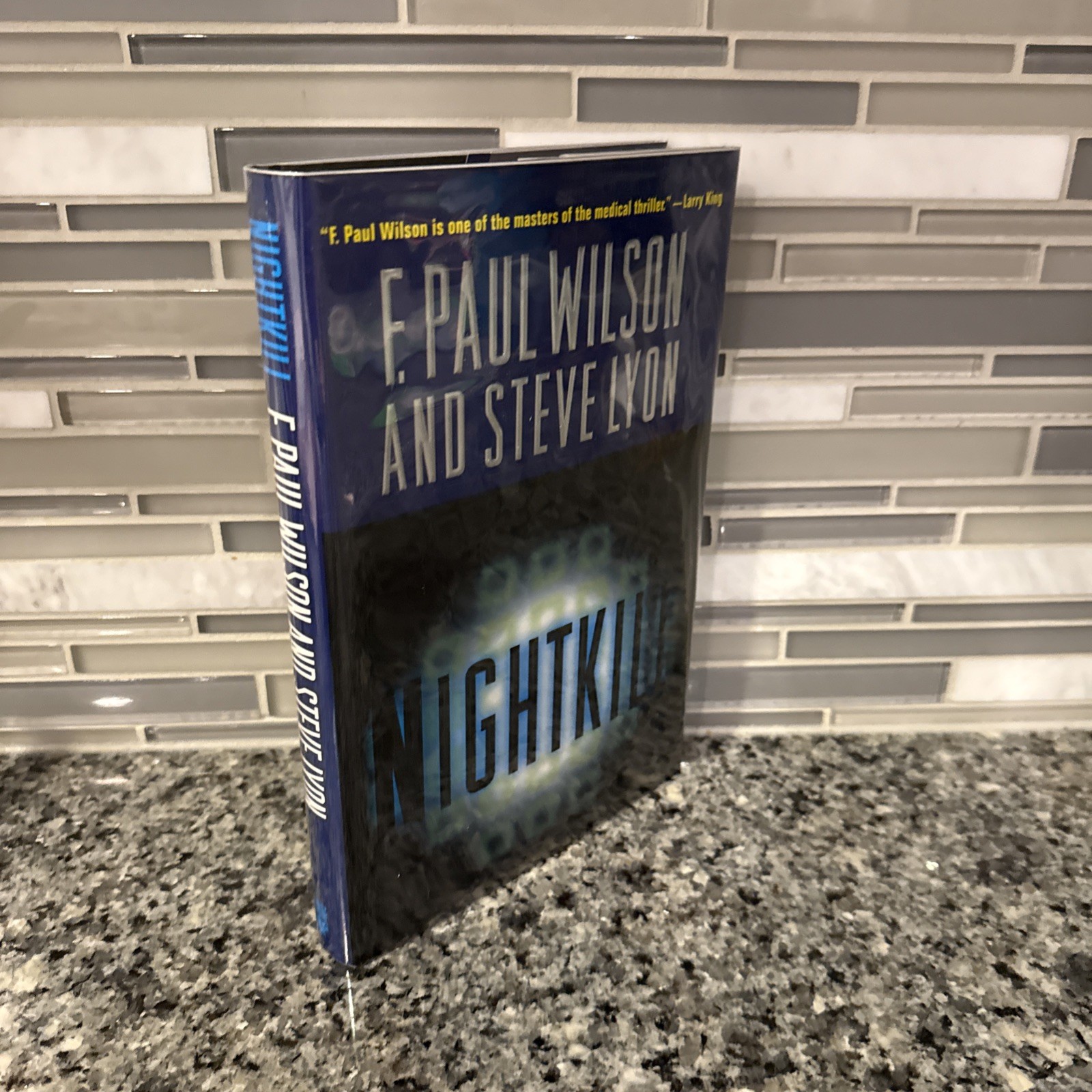 Nightkill – F. Paul Wilson & Steve Lyon – First Edition HCDJ Medical Thriller