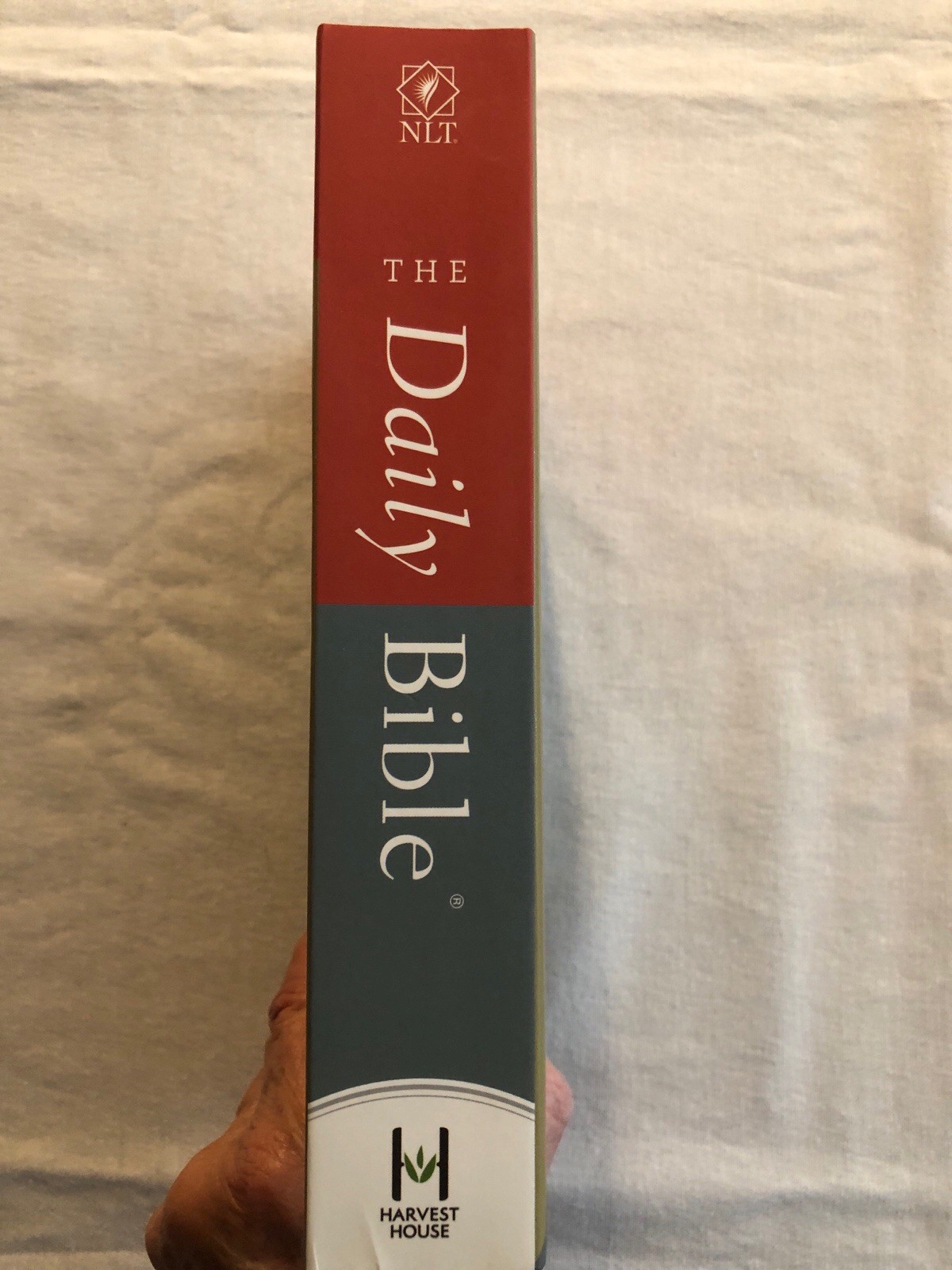Daily Bible (NLT) by F. LaGard Smith (2015, Paperback)