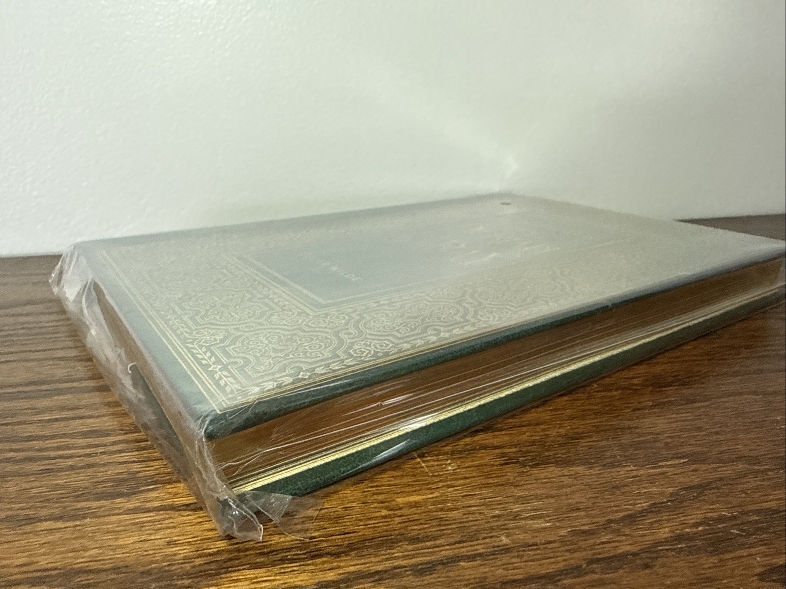New – The Picture of Dorian Gray by Oscar Wilde – Peter Pauper Press 2024 BC3