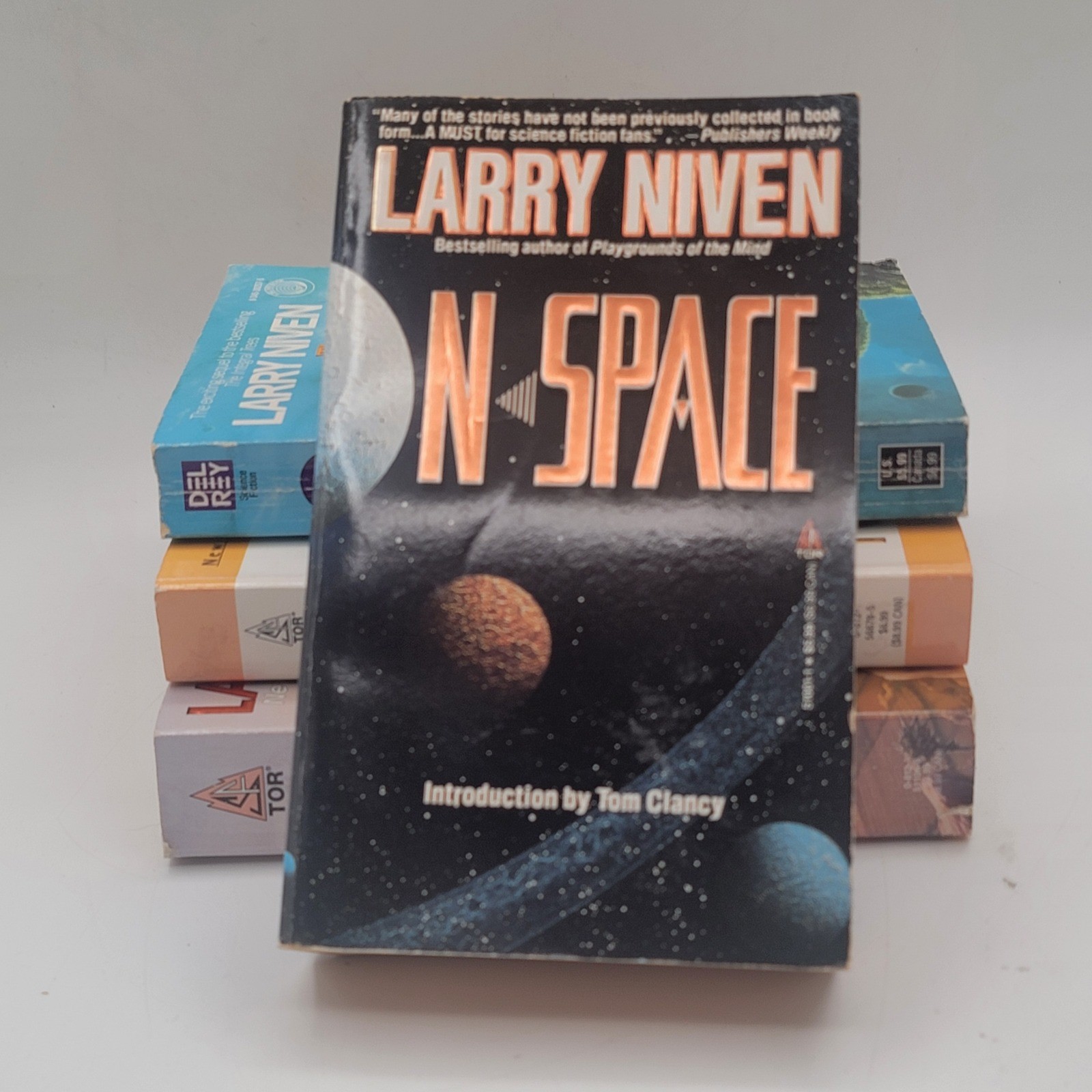 Larry Niven 4 Book Lot Mass Market Paperbacks Sci-Fi Space Opera Good