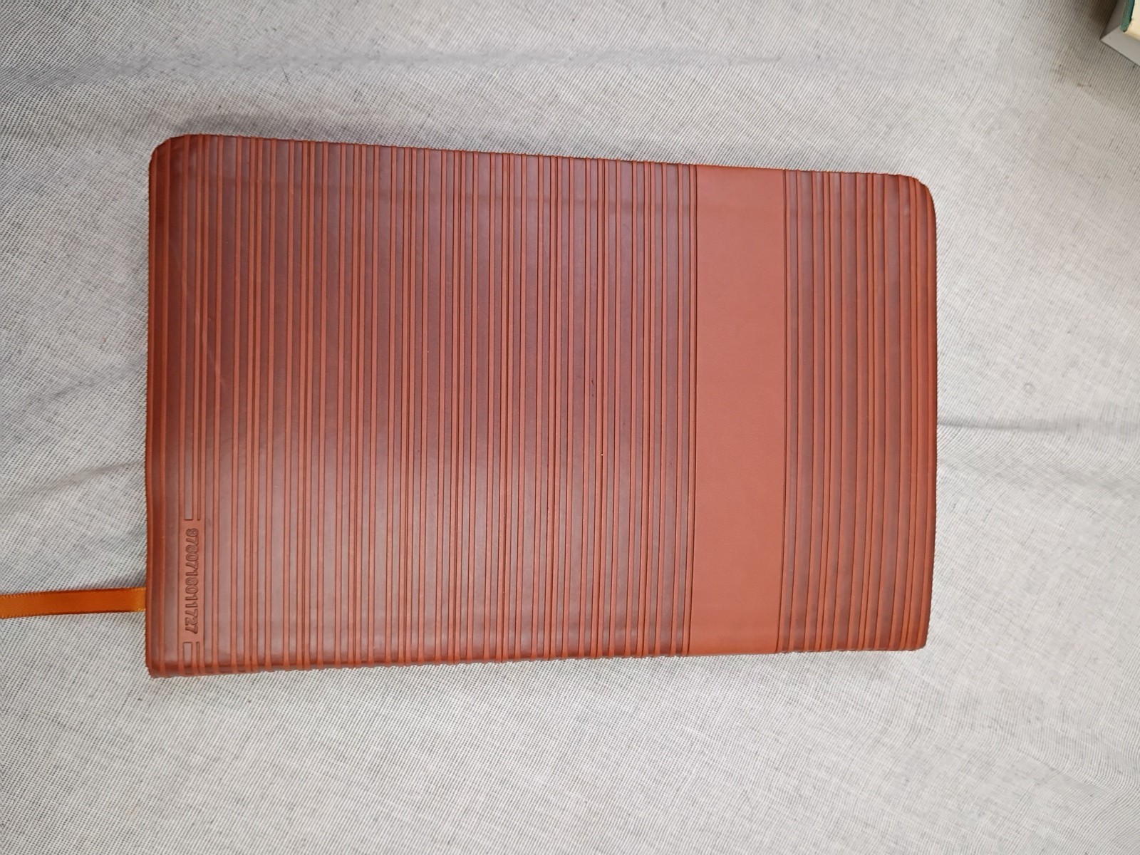 BIBLIA ORACIONES Y PROMESAS NVI SPANISH EDITION By Thomas Nelson