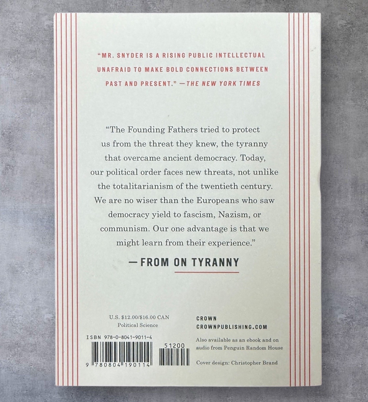 On Tyranny: Twenty Lessons from the Twentieth Century Snyder, Timothy paperback