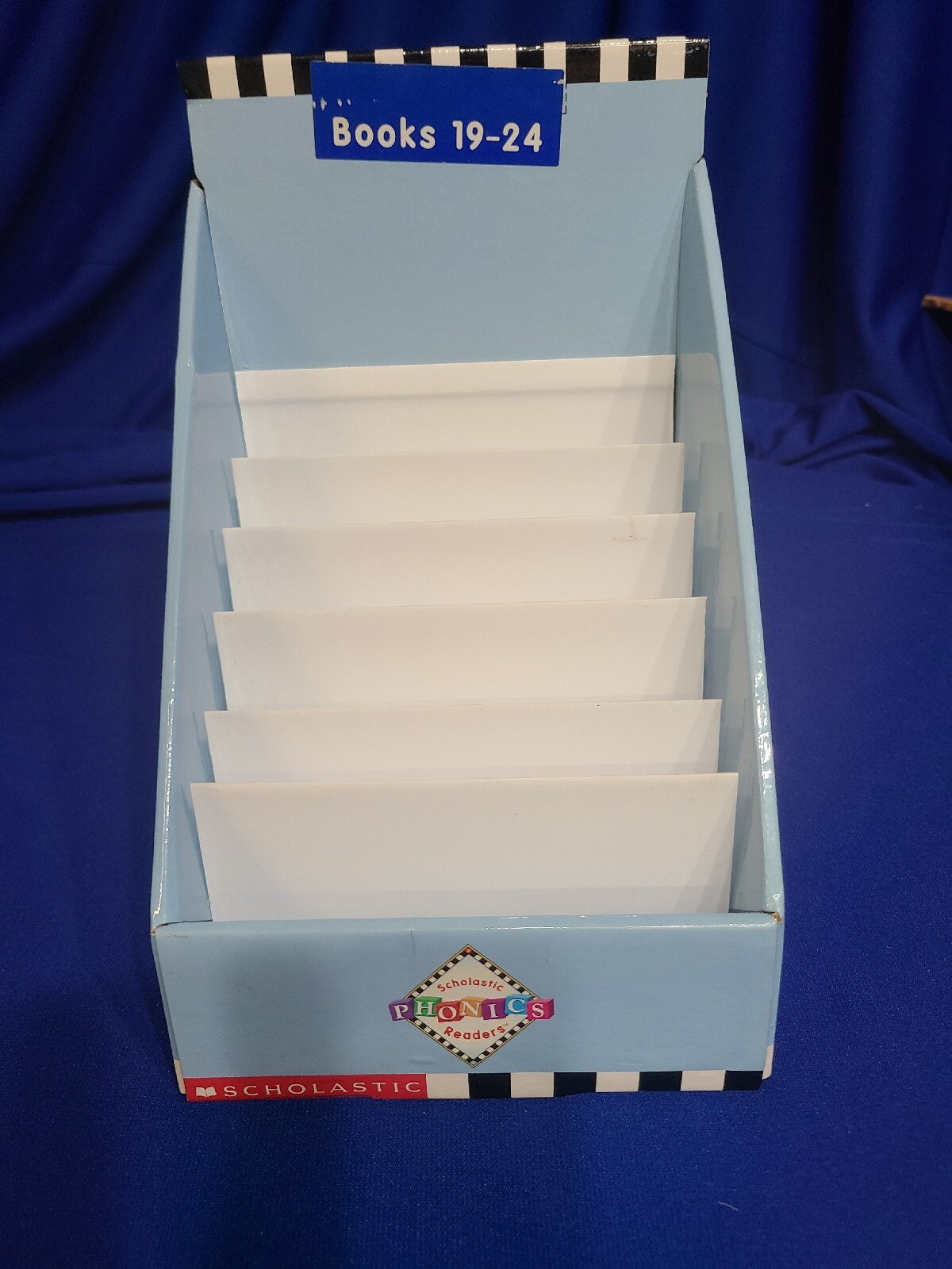 Lot of 15 PHONICS READERS + Storage Container / Scholastic Grades K-1, LN