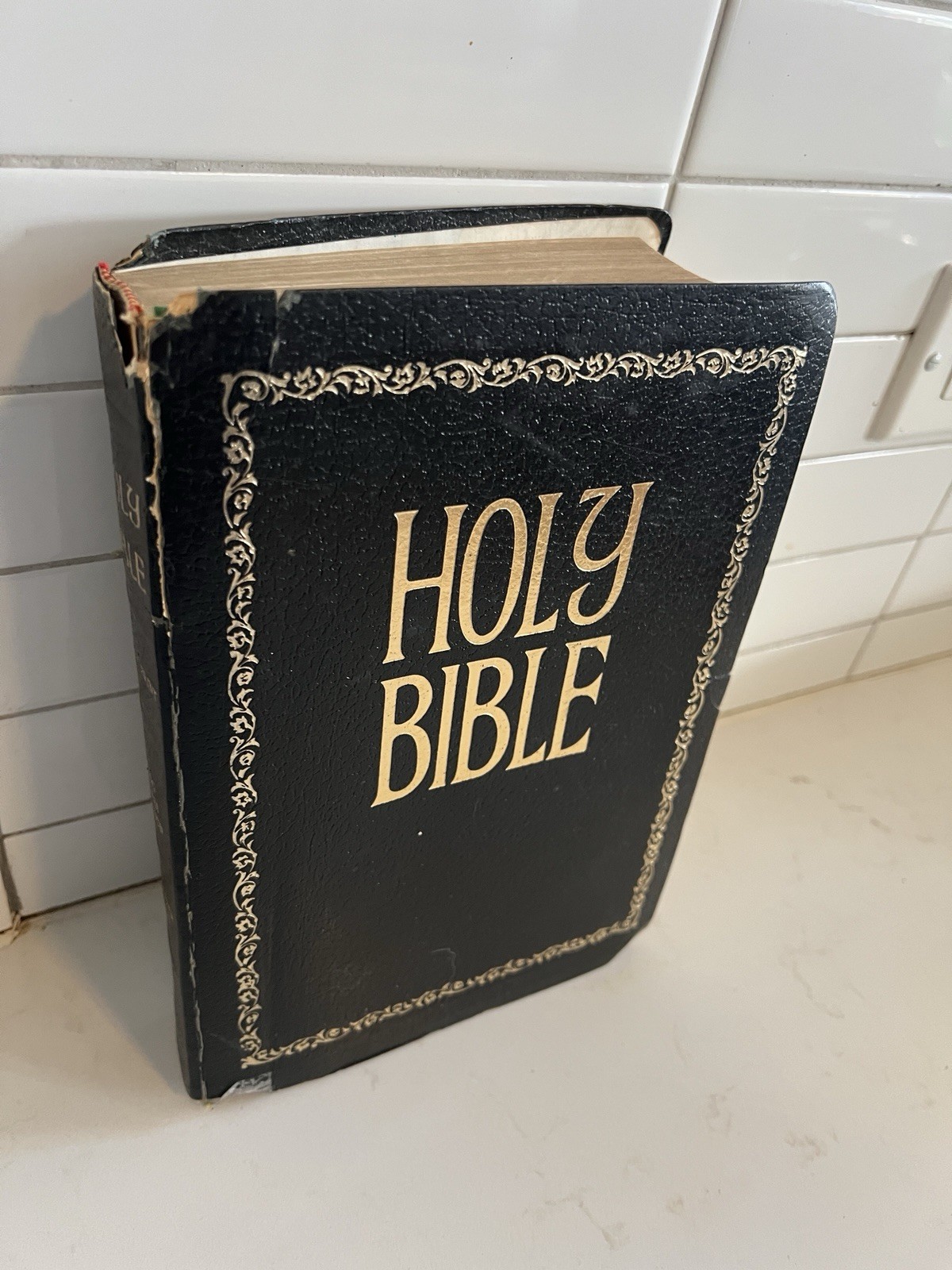 Holy Bible KJV 1973 Giant Print Red Letter Edition Thomas Nelson 581