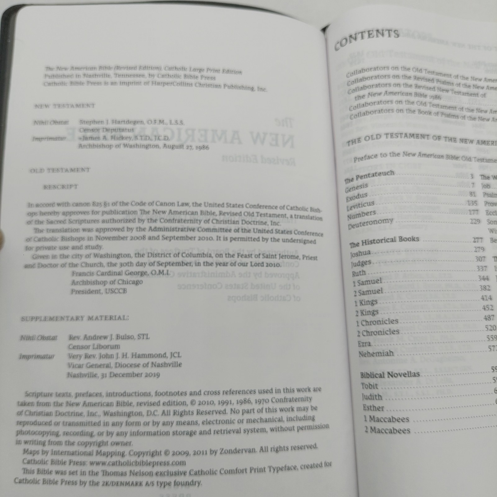 Holy Bible New American Revised Edition Large Print By Catholic Bible Press 2011