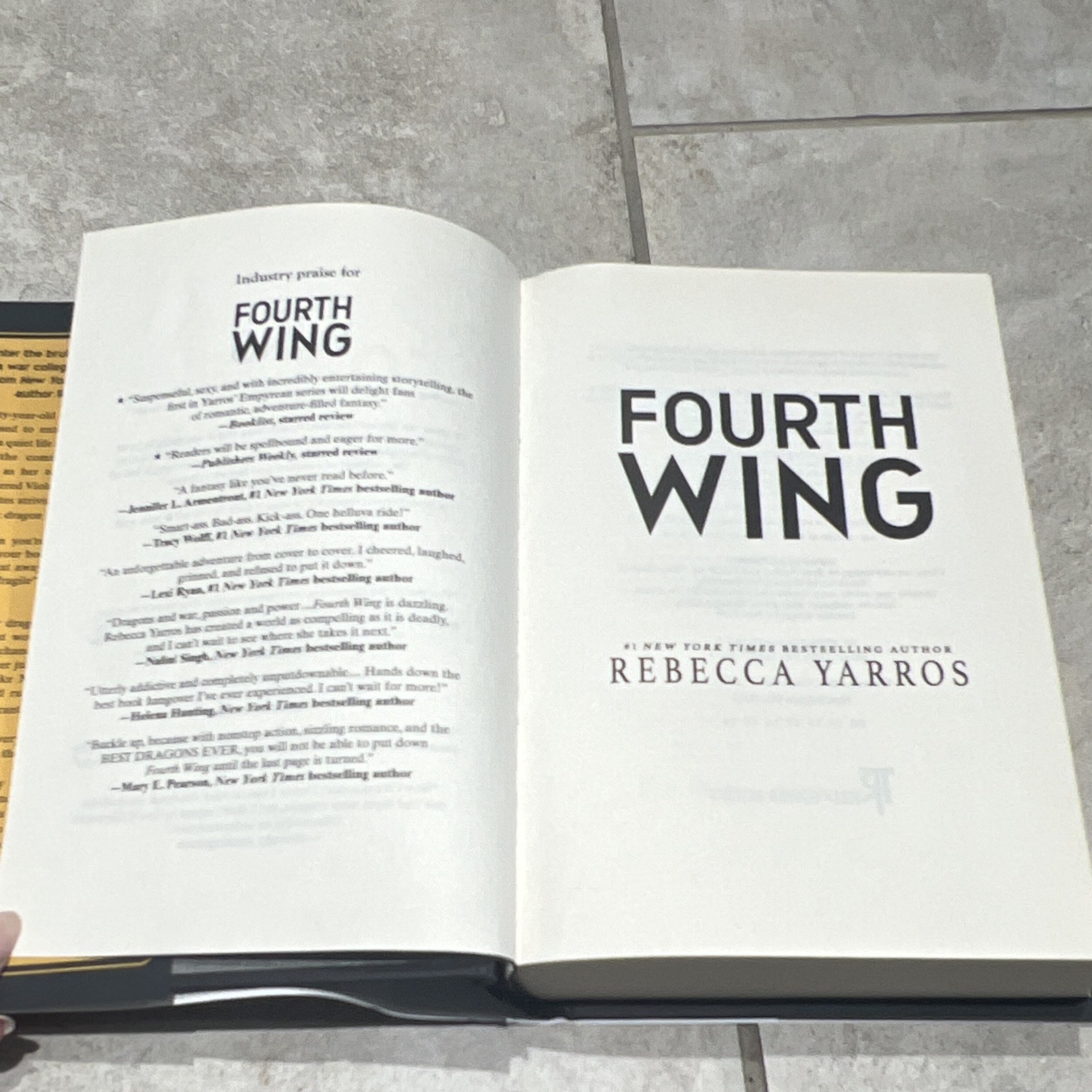 Rebecca Yarros Fourth Wing Hardcover Novel (The Empyrean Ser.) 2023 w/ DJ