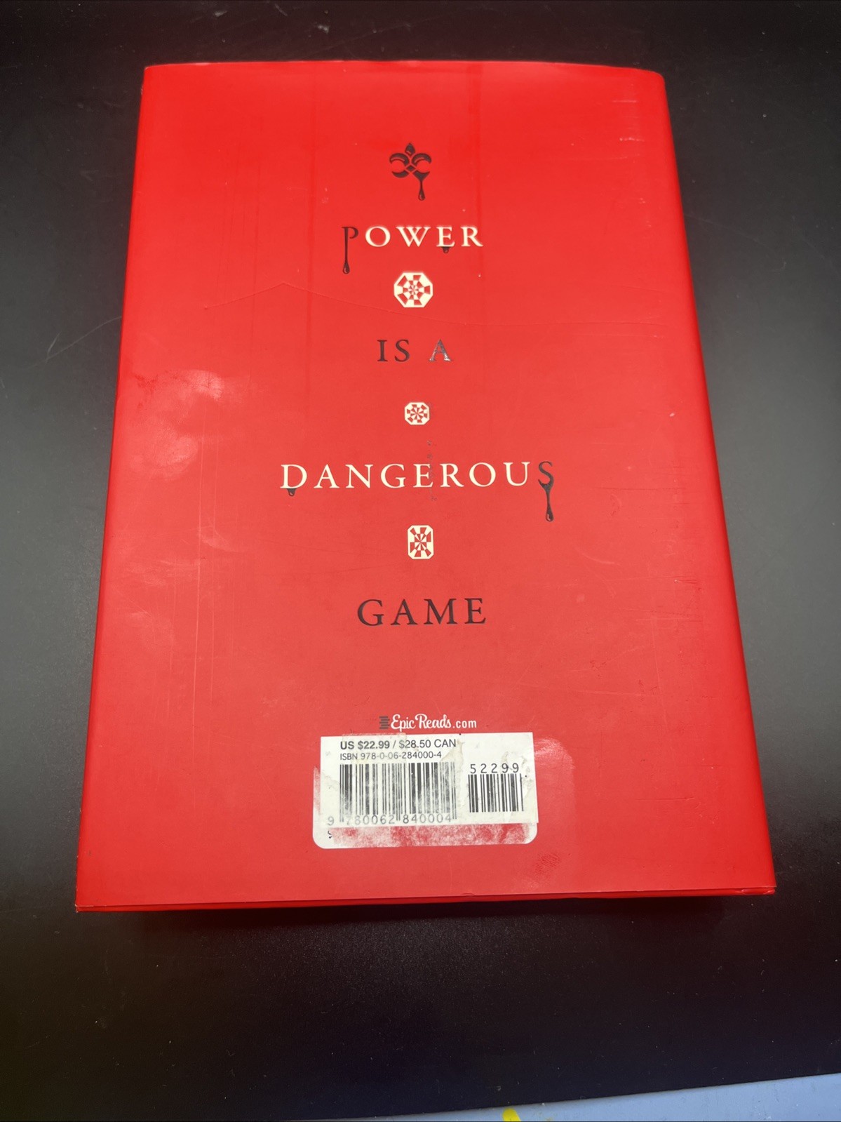 Red Queen Collector’s Edition by Victoria Aveyard (2017, Hardcover)