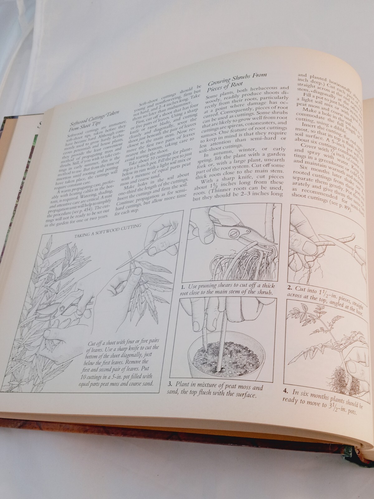 Vintage 1978 Reader’s Digest Illustrated Guide to Gardening Hardcover; 672 pages