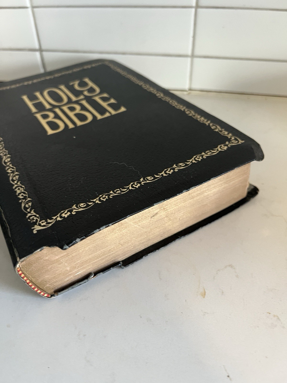 Holy Bible KJV 1973 Giant Print Red Letter Edition Thomas Nelson 581