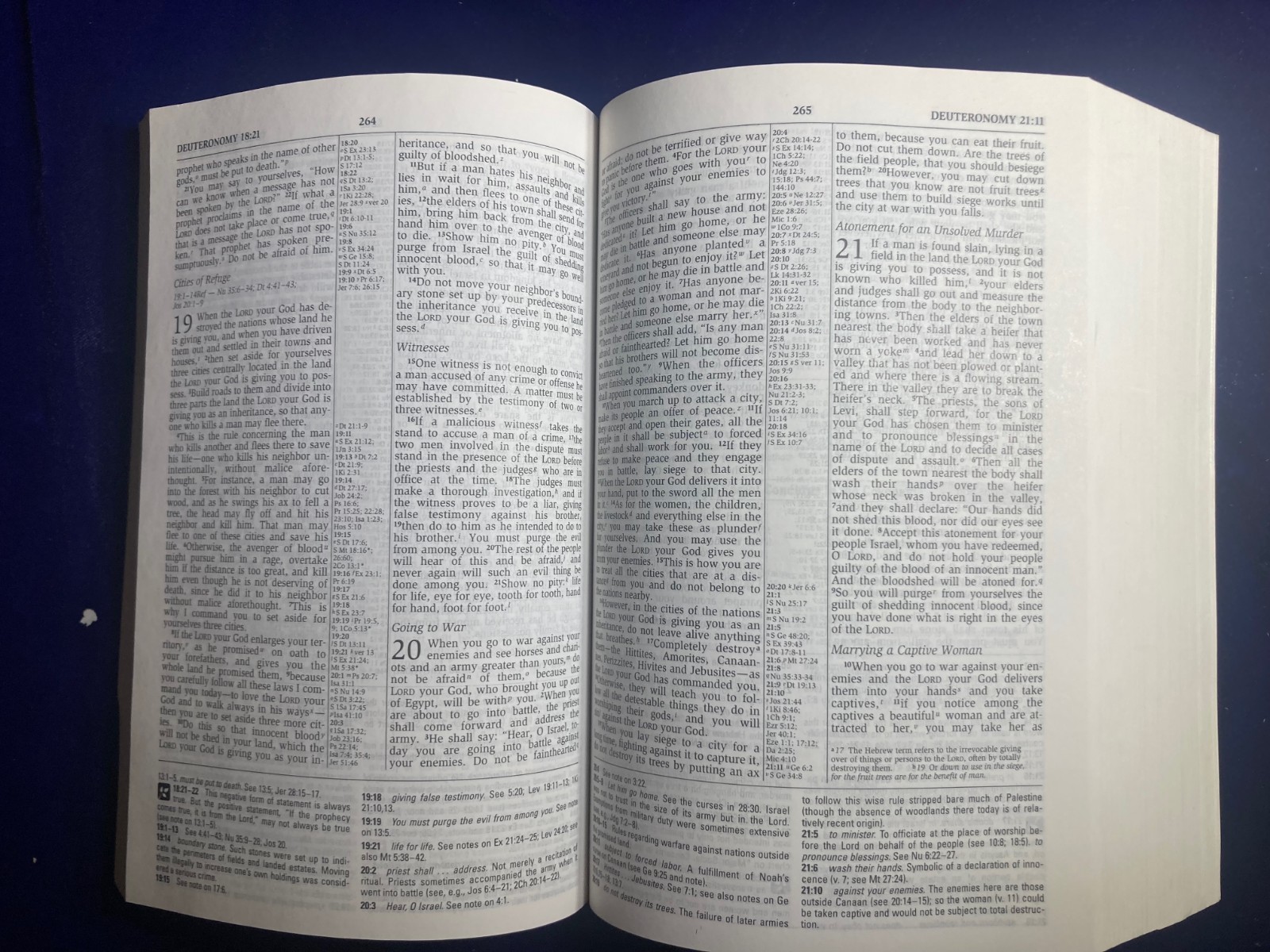 ZONDERVAN NIV Study Bible, Personal Size – Paperback DONALD BURDICK