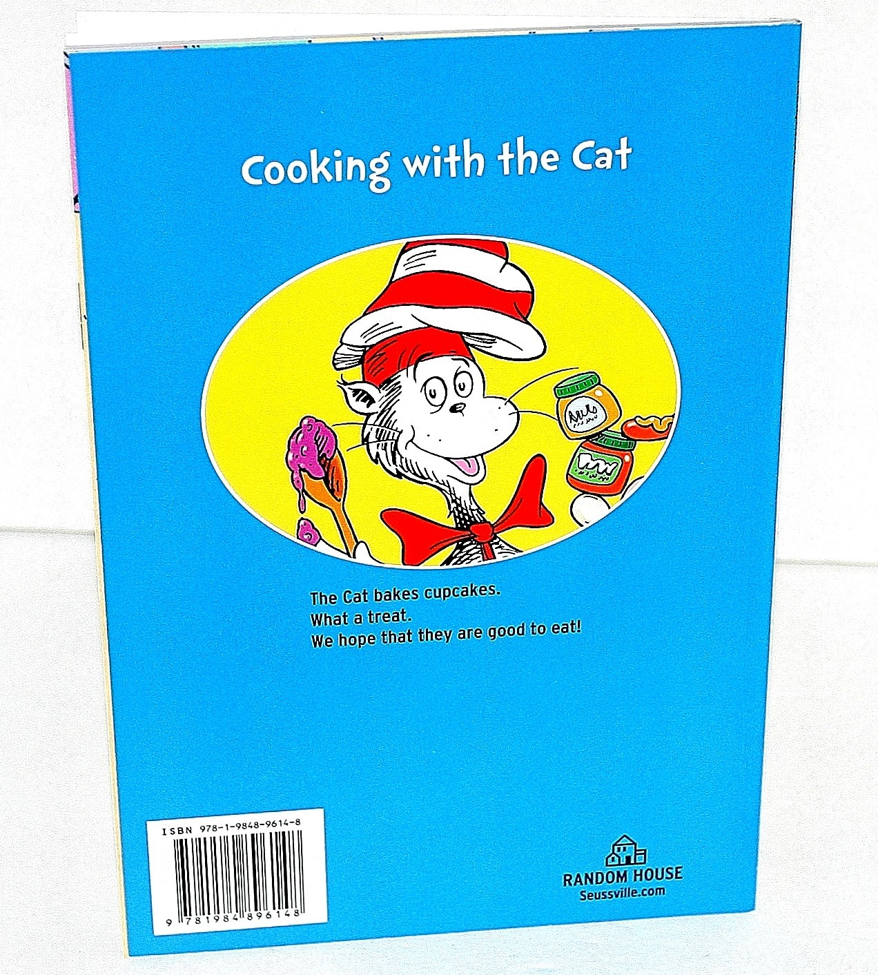 Cooking With the Cat by Bonnie Worth Softback New