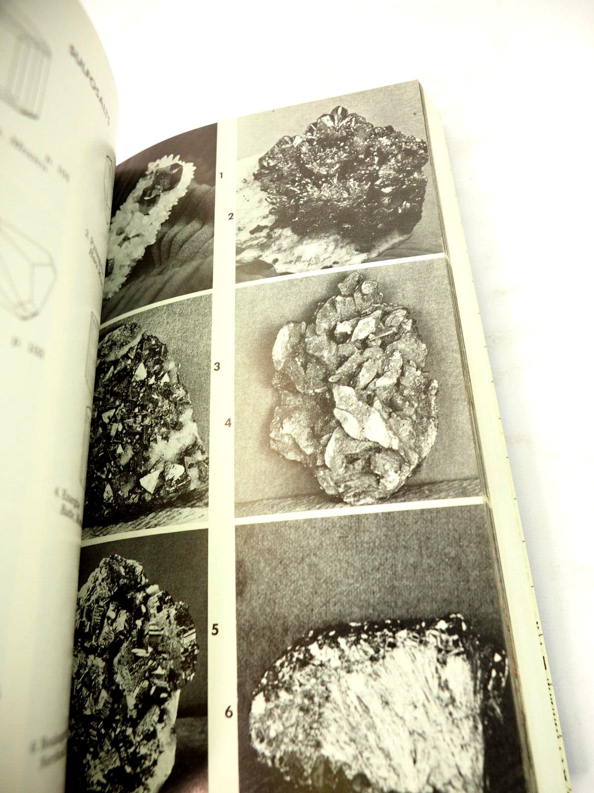 A Field Guide to Rocks and Minerals by Frederick H. Pough 1976 Paperback