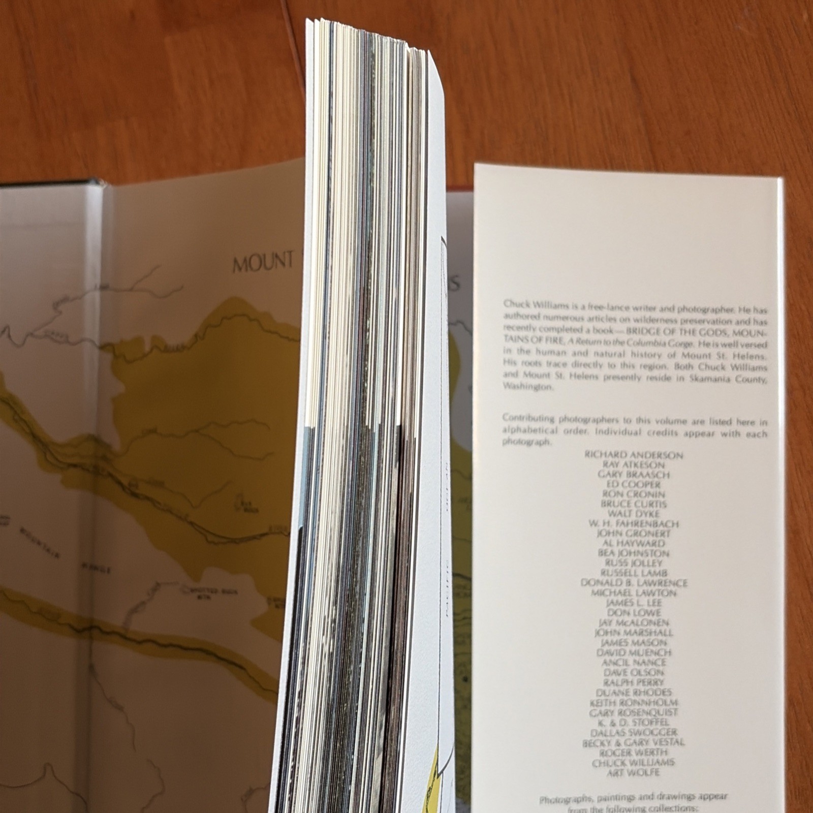 Mount St. Helens: A Changing Landscape by Chuck Williams And Ray Atkeson
