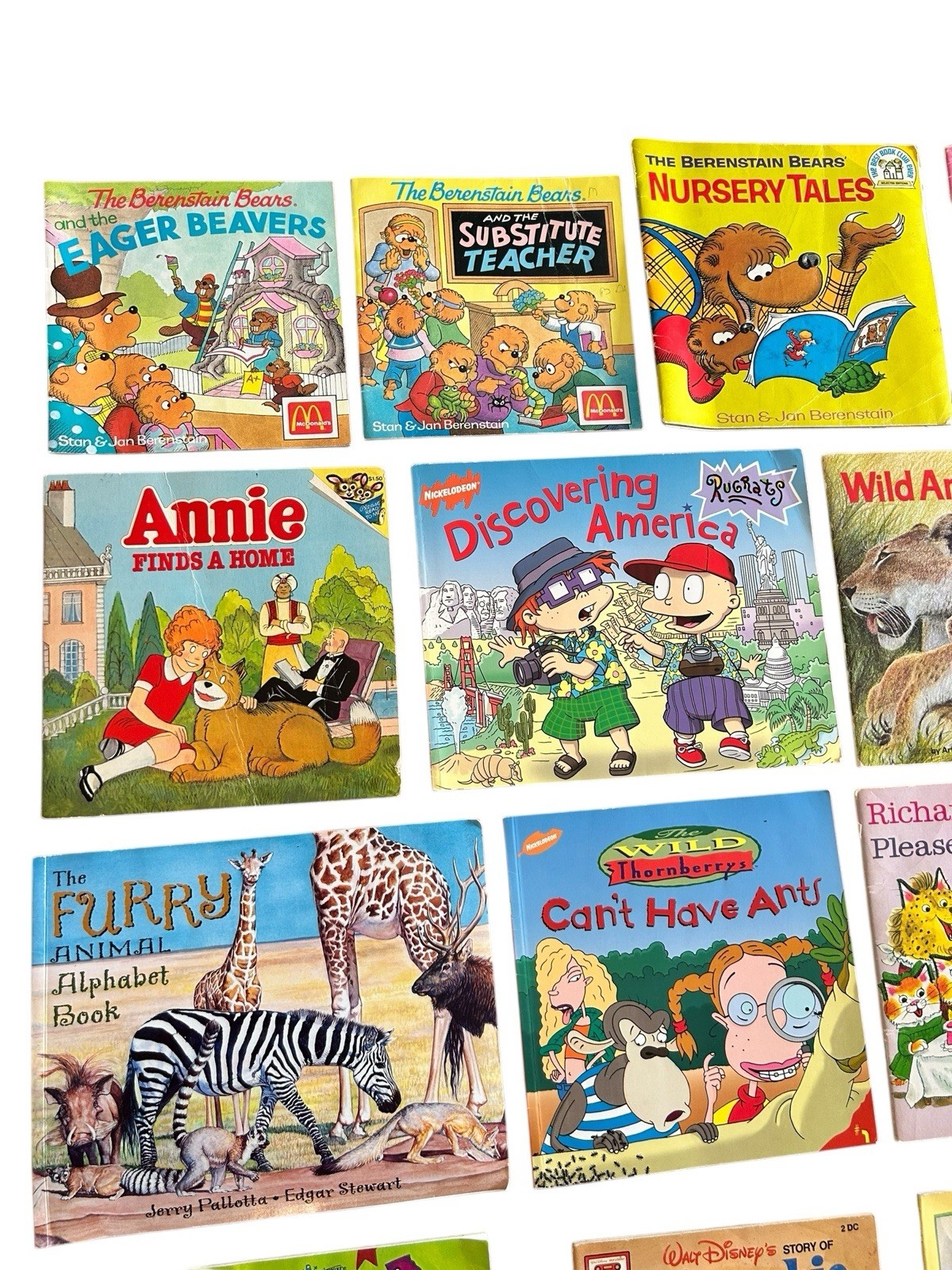 Lot of 28 RANDOM Illustrated Children’s Kids Books Unsorted bundle ages 7-11