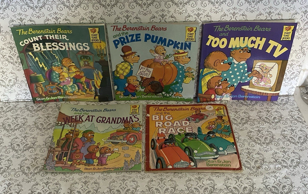 Vintage Lot of 33 Berenstain Bears Books by Stan & Jan Berenstain 1980’s-1990’s