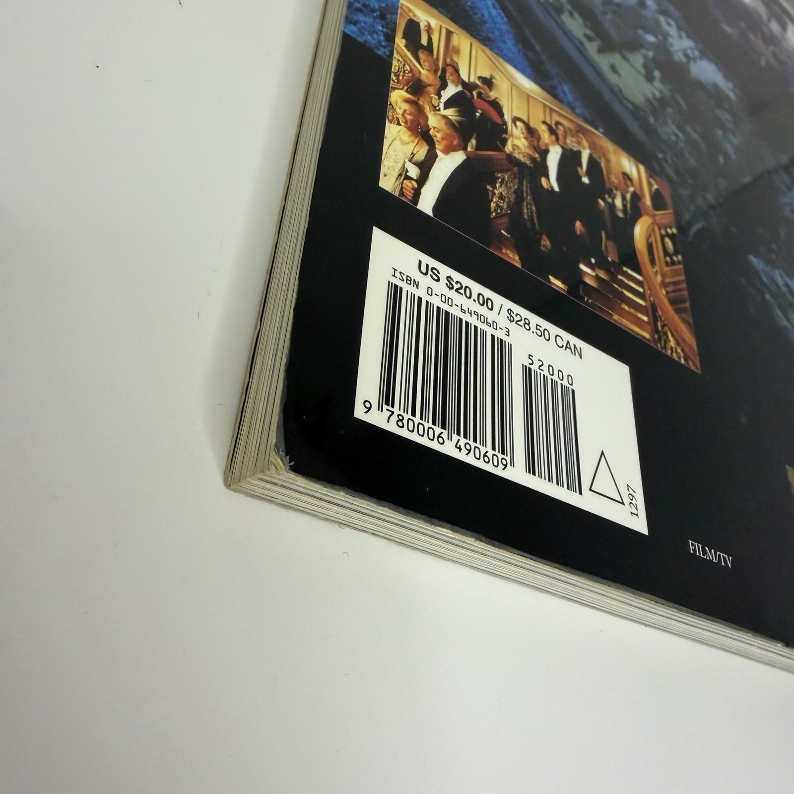 Titanic Book. Behind The Scenes. 178 Pages. James Cameron’s Titanic Story