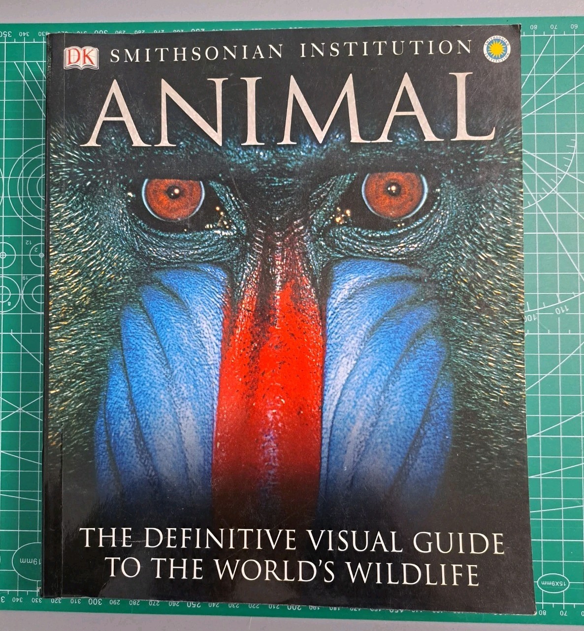 Smithsonian Institution Animal – Visual Guide to Wildlife Educational Book