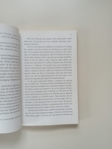 Being Digital by Nicholas Negroponte (1996, Trade Paperback)