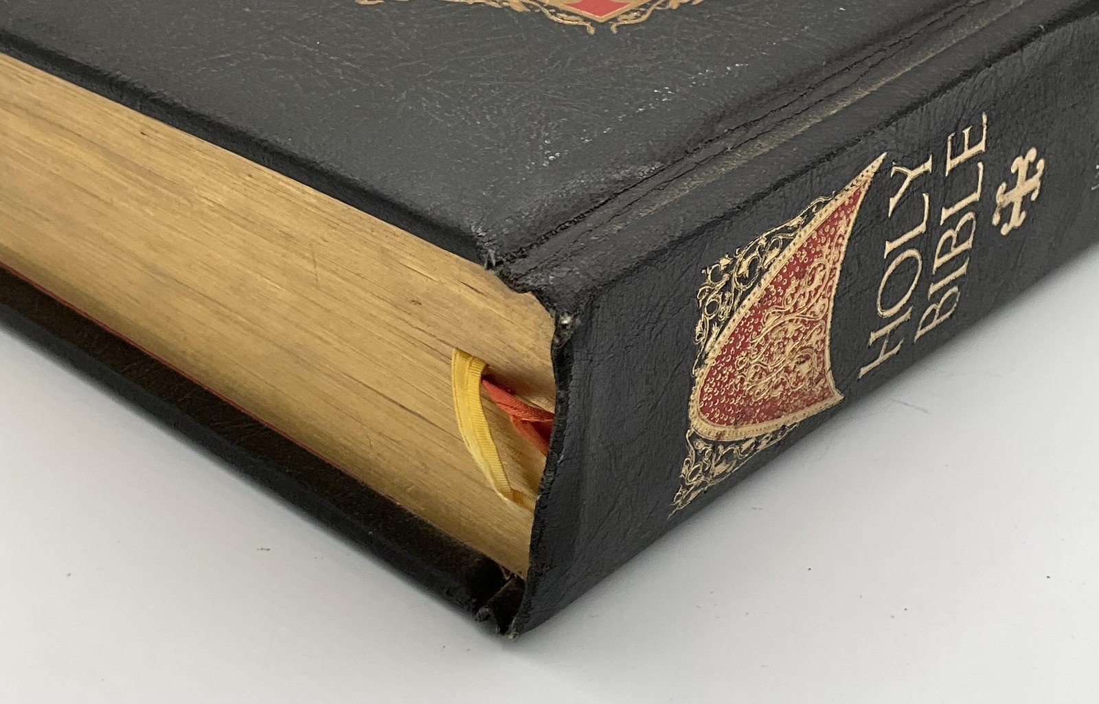 Holy Bible Family Heritage Edition King James Version Illustrated HC Black