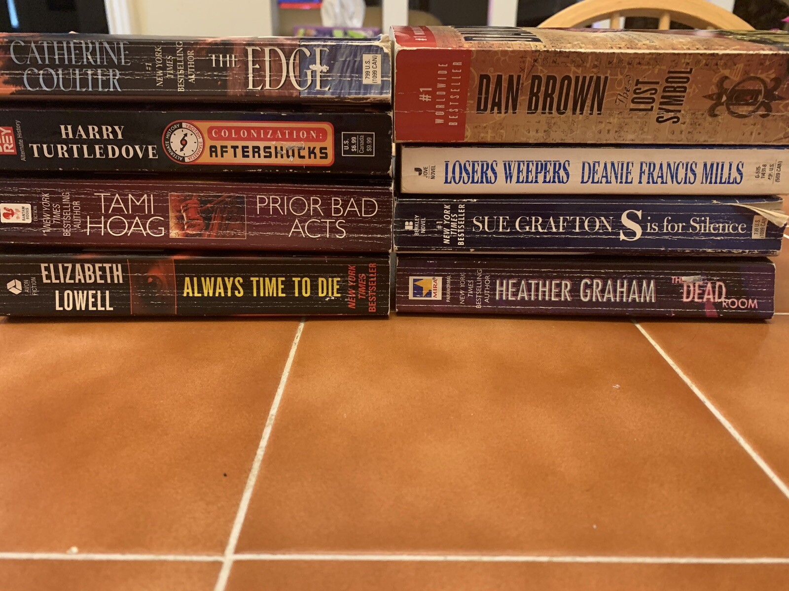 Lot Of paperback Books Mysteries And Thrillers, Miscellaneous Authors