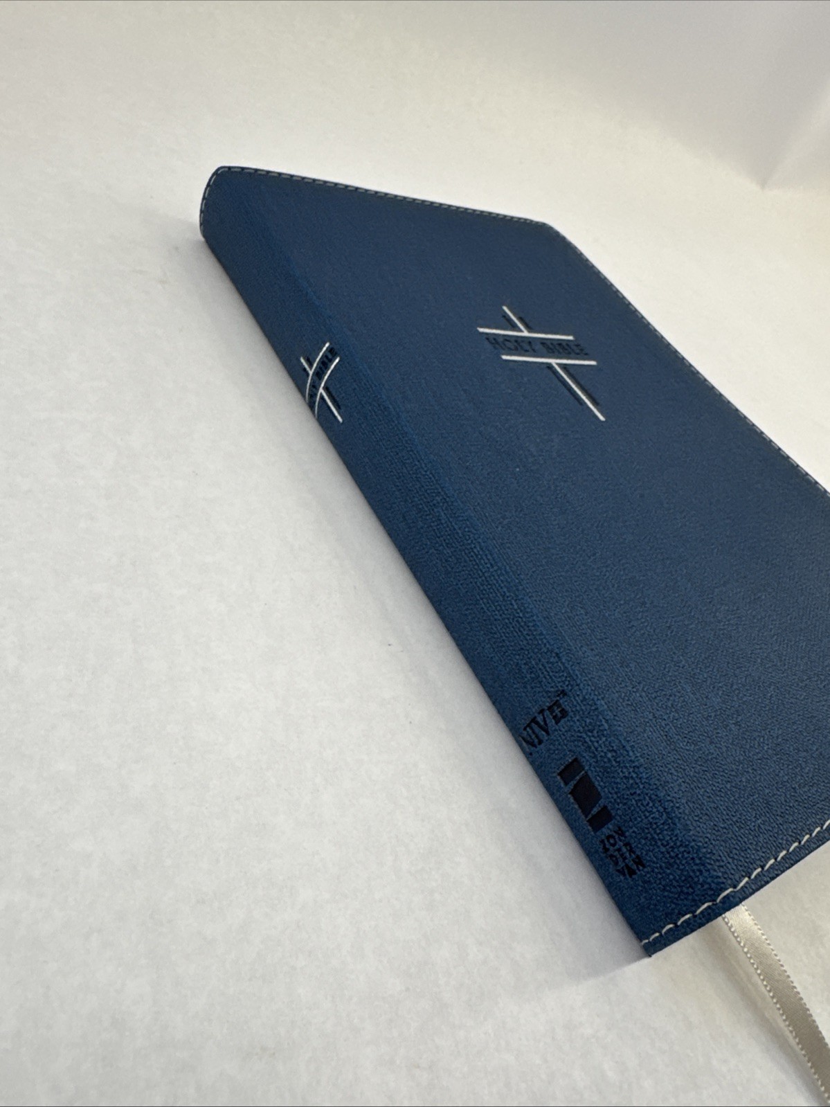 9780510454953 Blue LeatherSoft Niv Zondervan, Thin Line 2022 Red Letter Bible