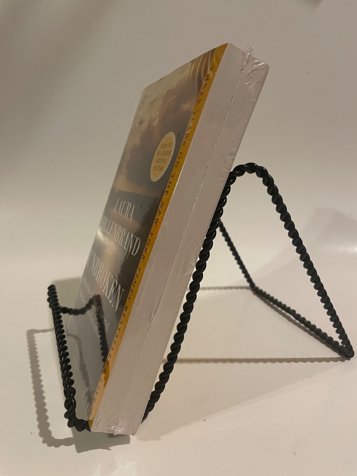 Unbroken A WWII Story of Survival Resilience & Redemption by Laura Hillenbrand