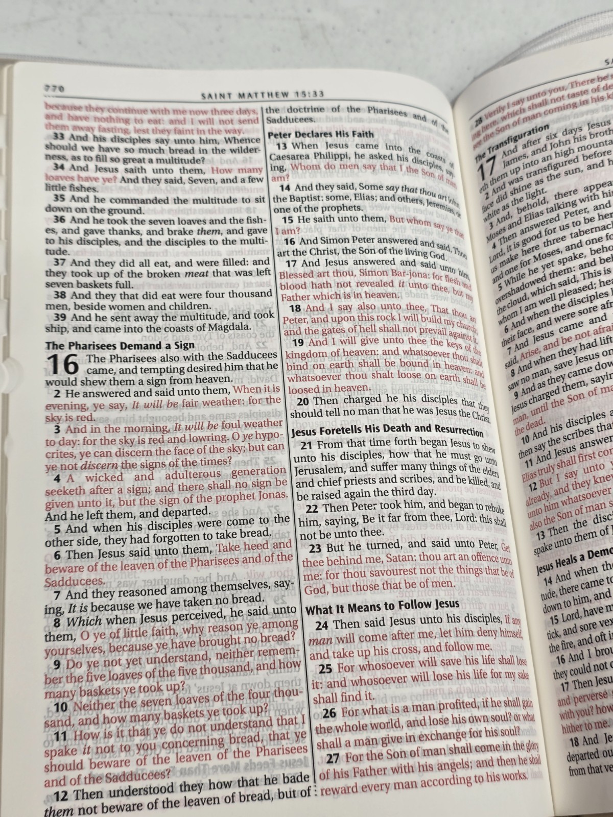 KJV Bible Pocket W/Zip Faux Leather, White/Gold by Christian Art Gifts (English)