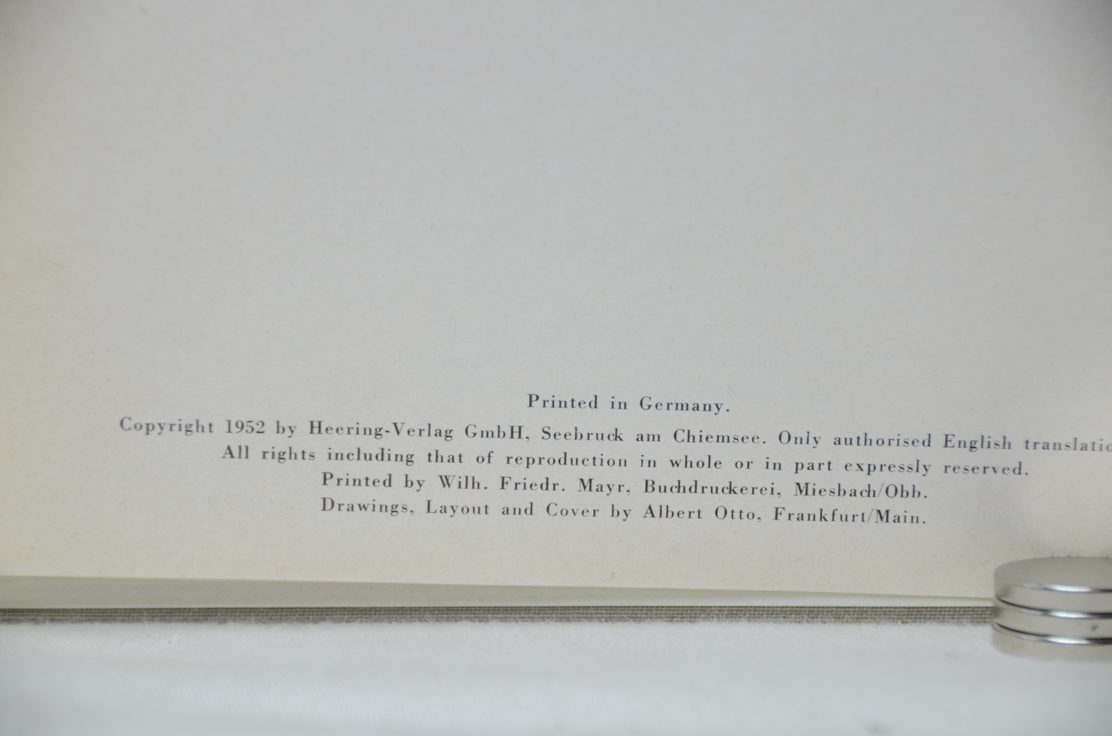 Pocket Leica Book by Kisselbach c1952, 2nd Ed, Hardbound. 223 pages in English