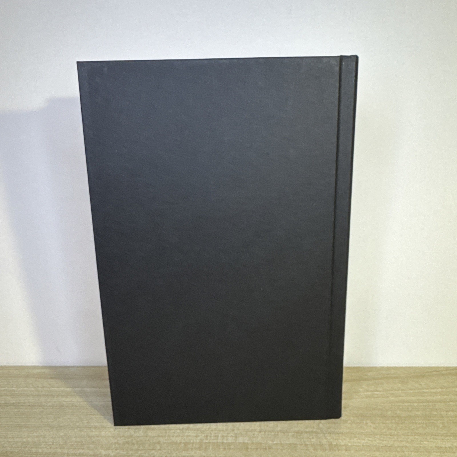 Shield of Sparrows Deluxe Special Ed. Devney Perry Sprayed Edges First Print 🔥