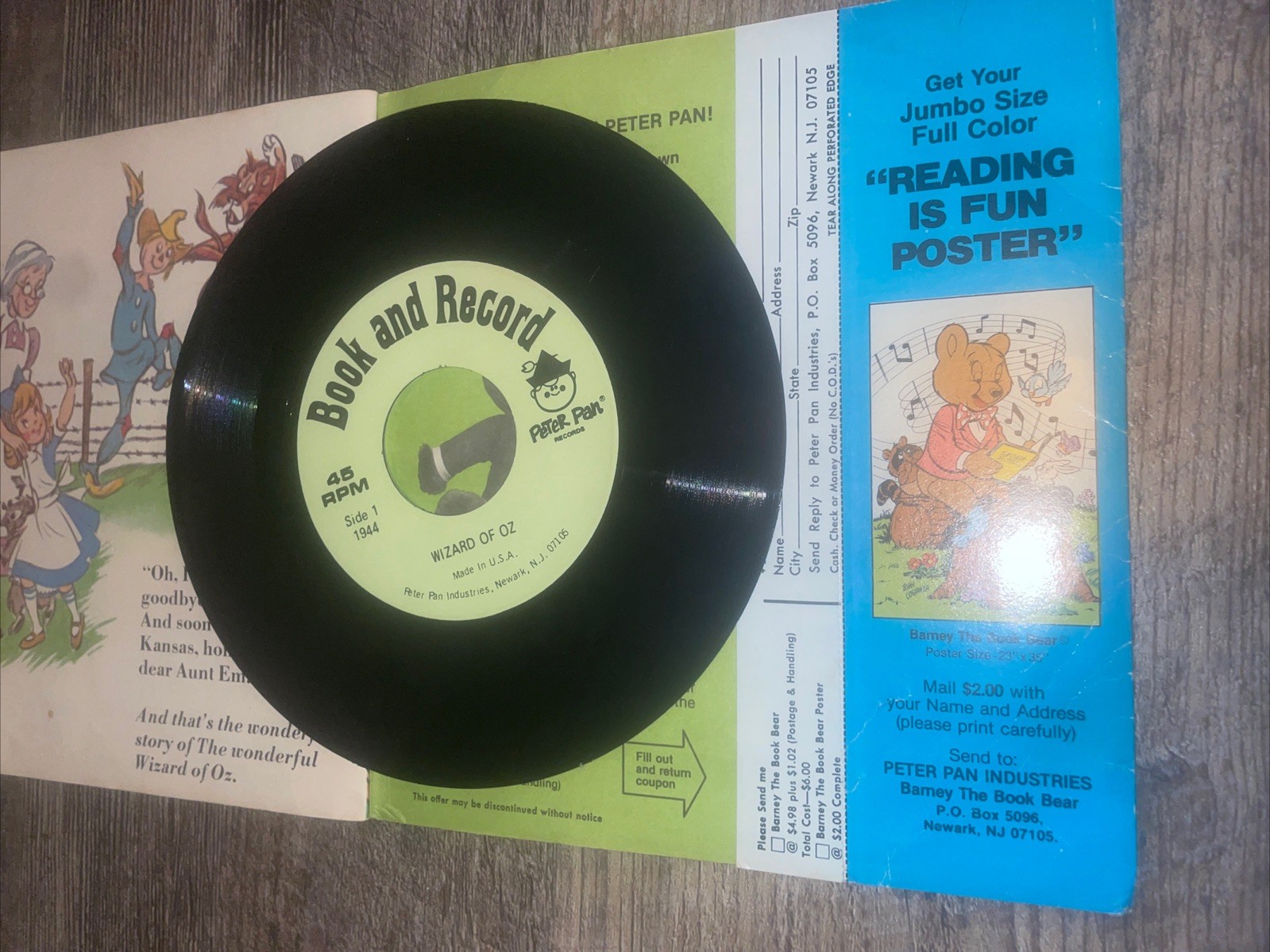 3 Vtg. Books & 2 Record 45 RPM Wizard Of OZ & Huckleberry Hound