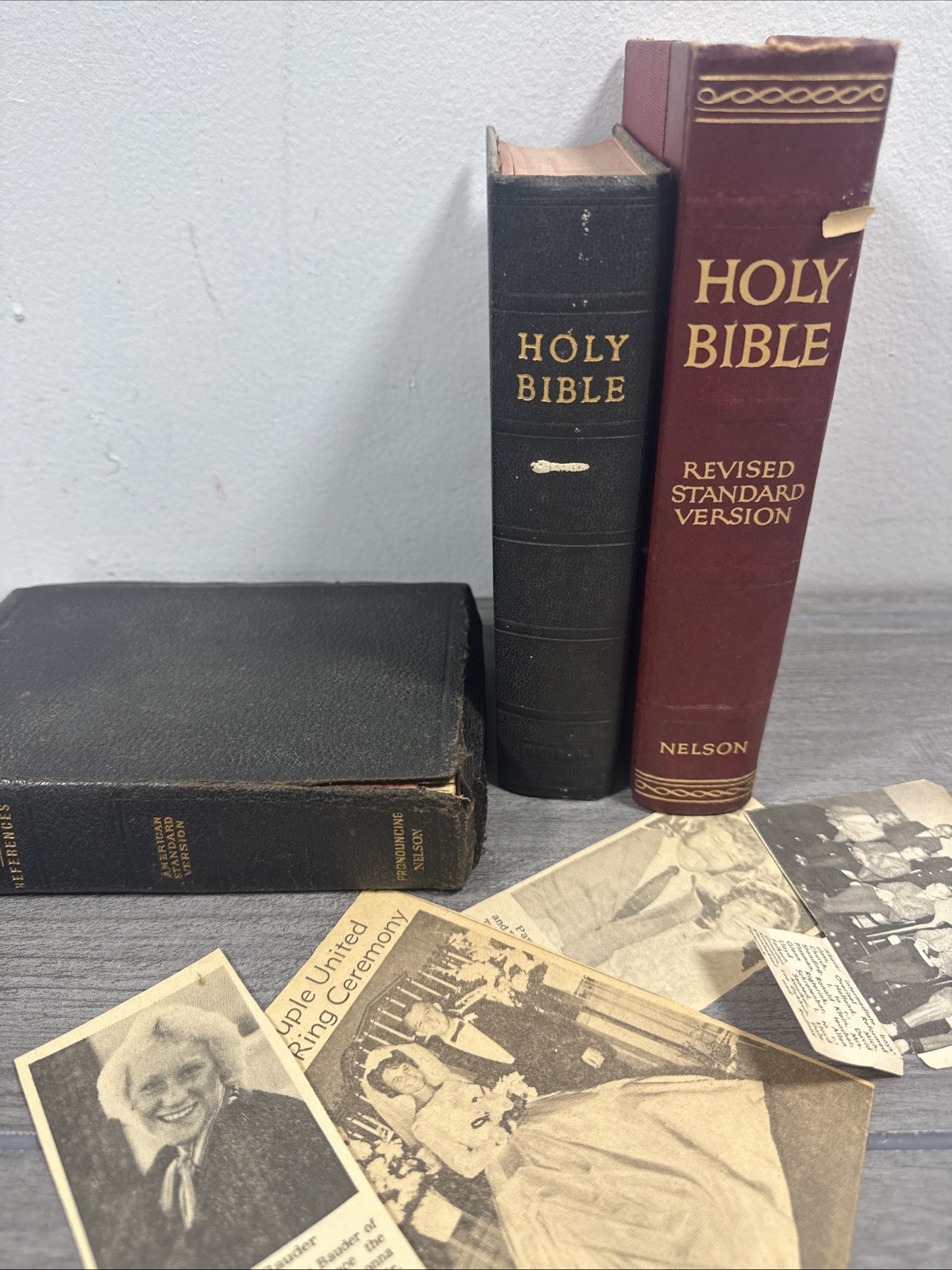 Bibles Mixed Lot VTG Antiques Old Worn 1929 RSV ASV References Gold Edge