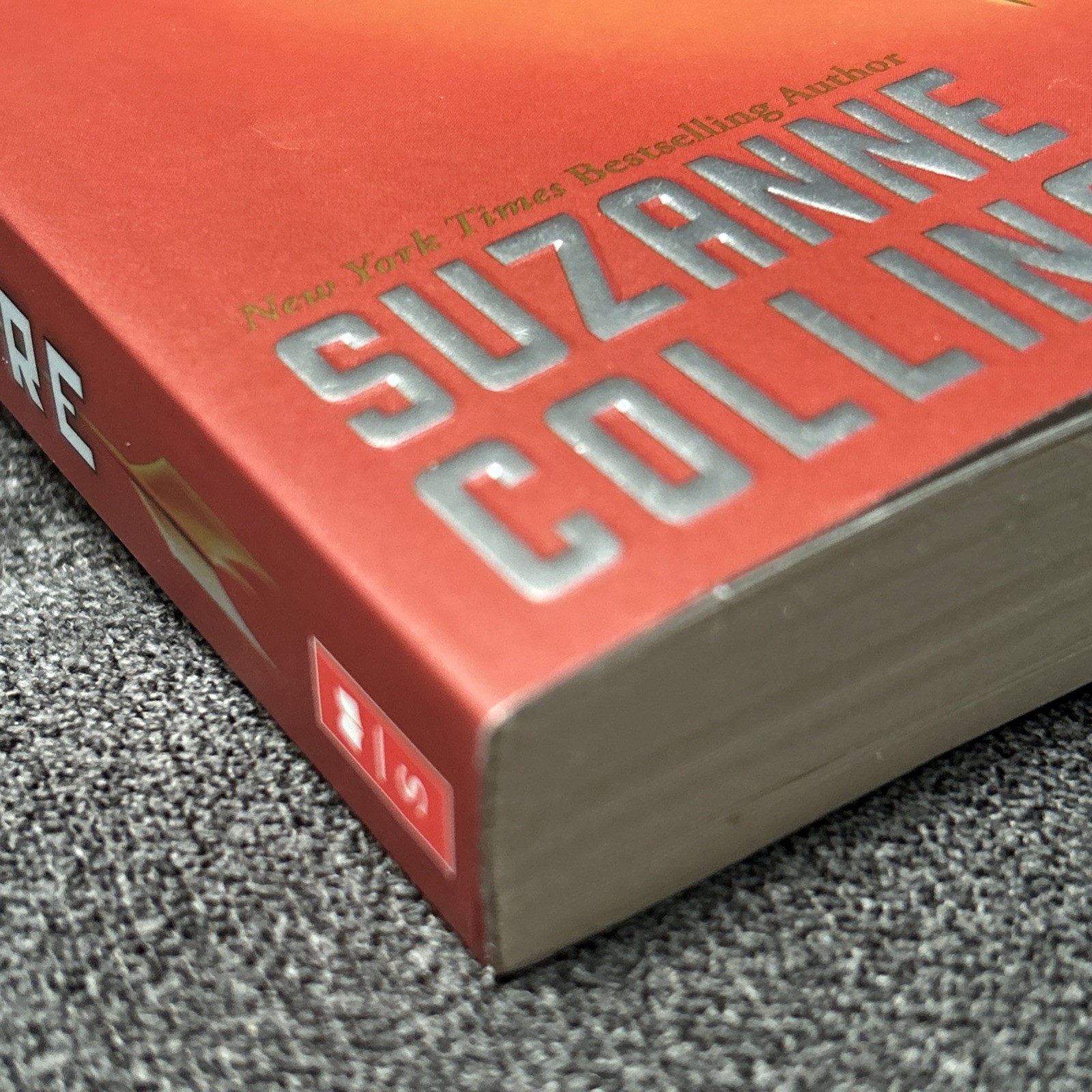 Lot of 2 Hunger Games Paperback Books Suzanne Collins, Mockingjay, Catching Fire