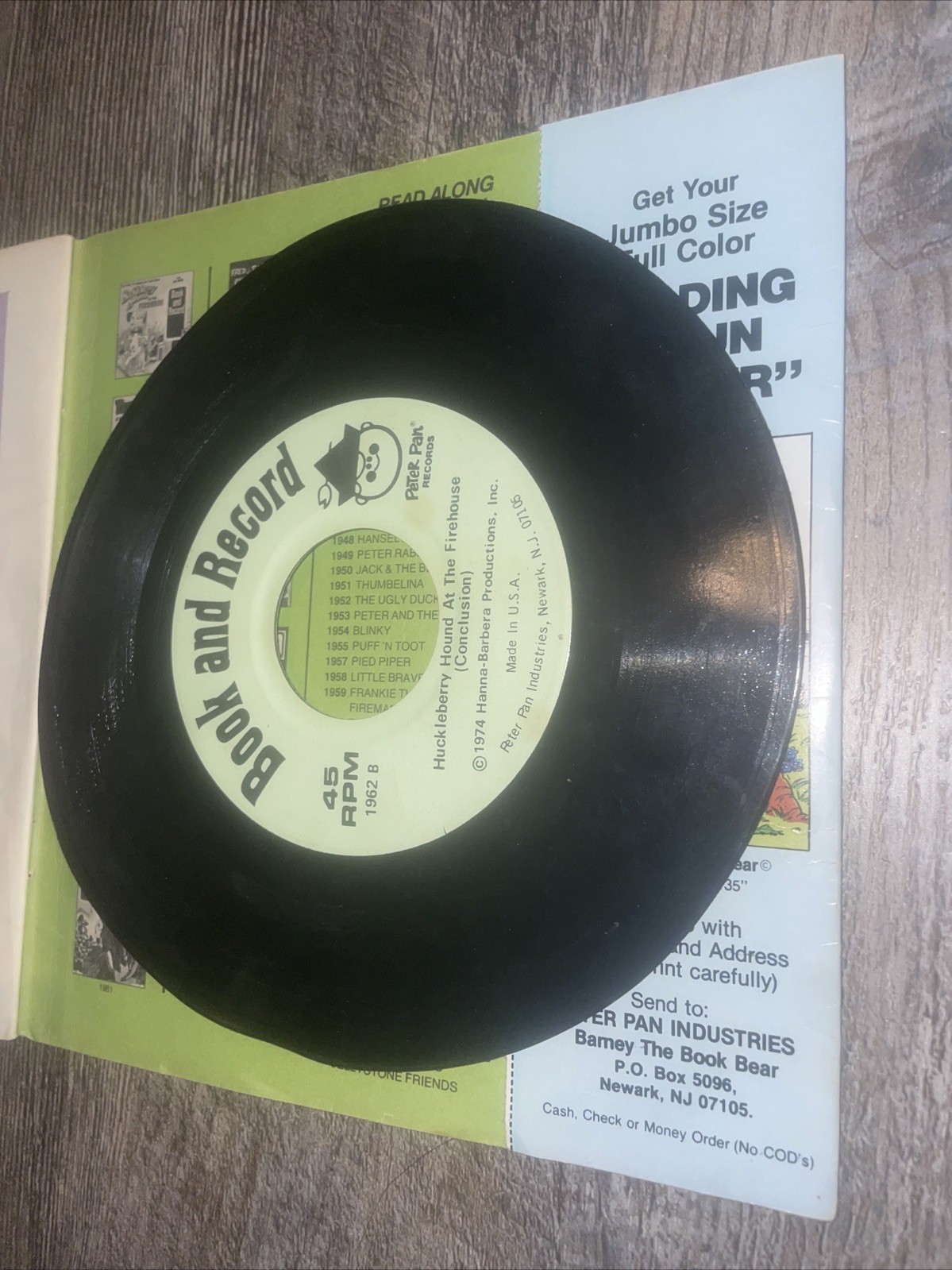 3 Vtg. Books & 2 Record 45 RPM Wizard Of OZ & Huckleberry Hound