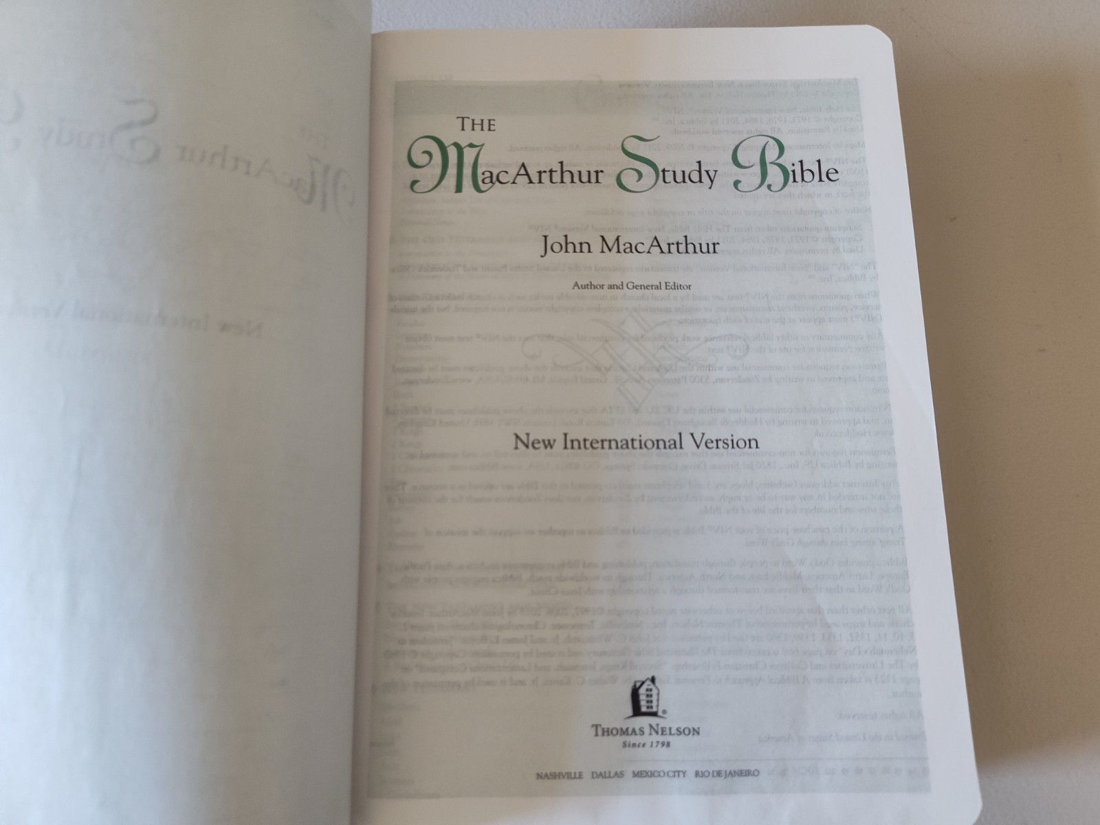 The MacArthur Study Bible: NIV Sunset Pink Leathersoft in Box Clean 2013