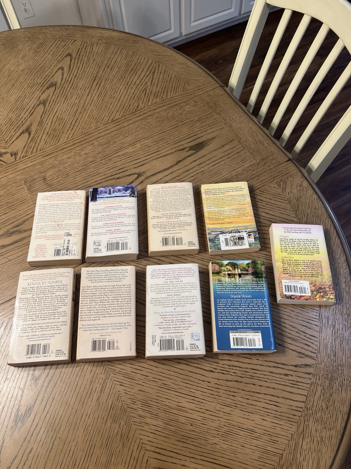 Lot of 17 Fern Michaels Books —Sisterhood, Holiday, +More