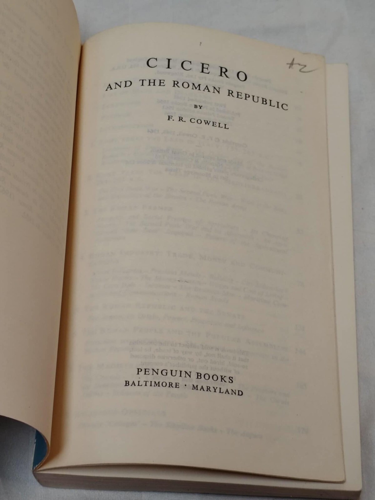 Cicero and the Roman Republic Paperback F. R. Cowell 1964