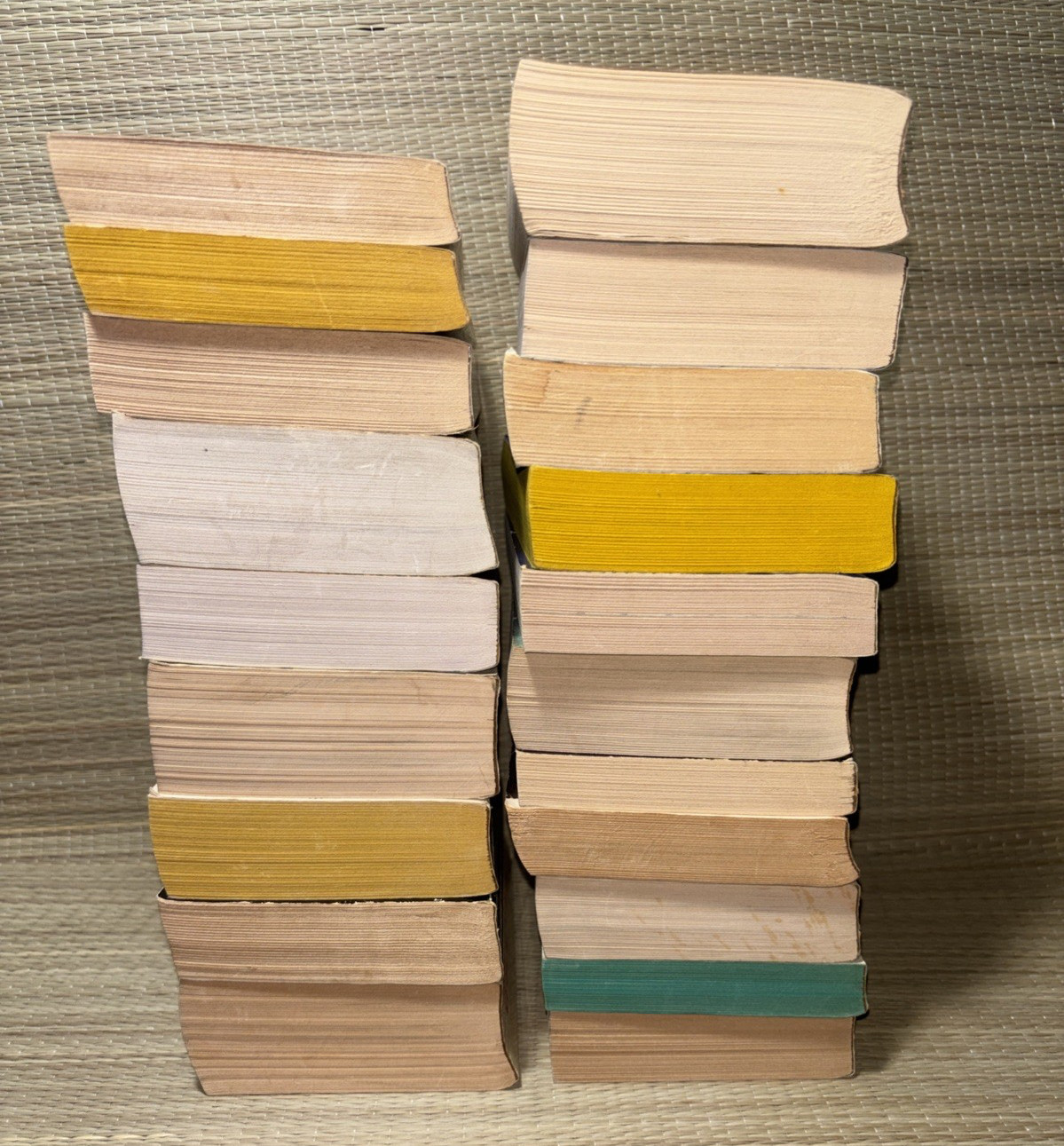 Lot of 20 Vintage PBs Mysteries, Suspense, Thrillers, Fiction, Good Condition.