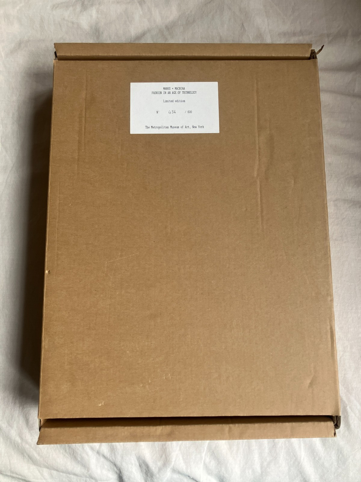 COLECTOR’S EDITION #436/600 Manus x Machina: Fashion in an Age of Technology