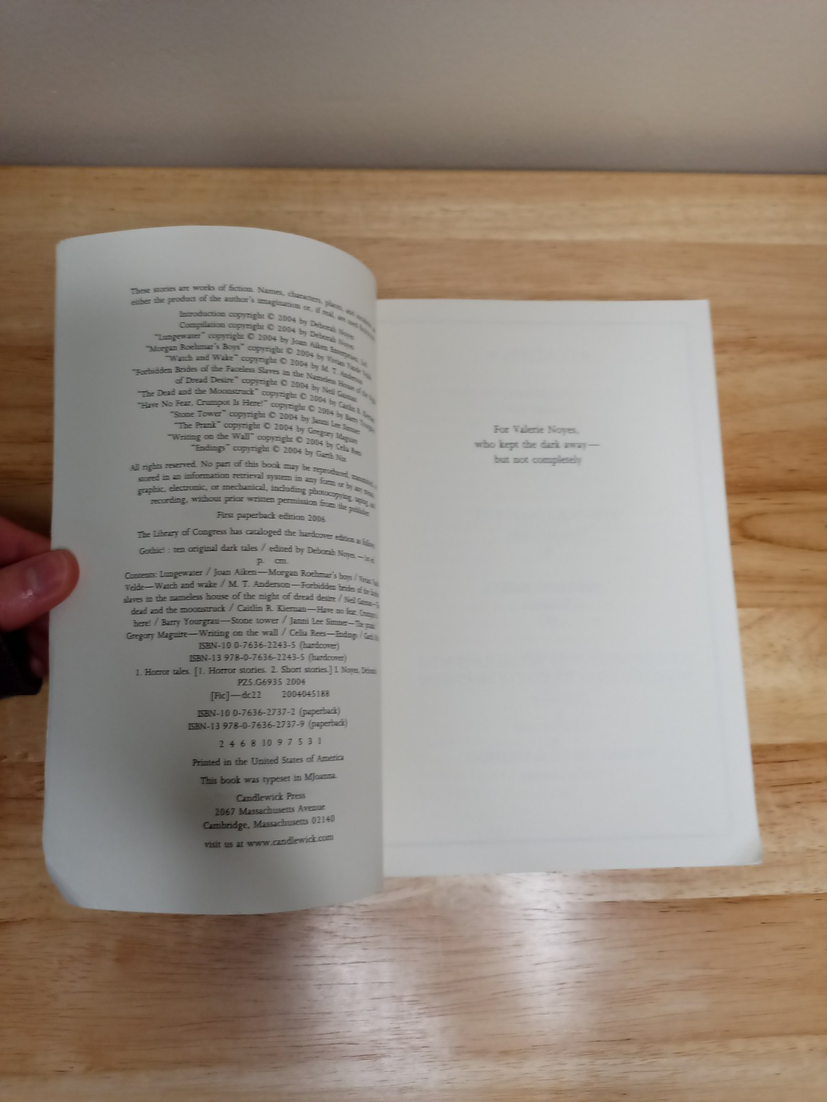 Gothic! : Ten Original Dark Tales by Deborah Noyes (2006) : Paperback : GOOD