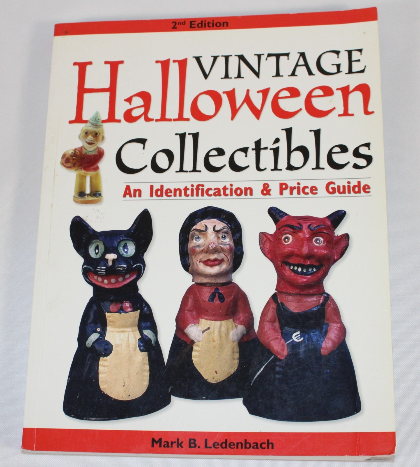 Vintage Halloween Collectibles: An Identification & Price Guide by Ledenbach